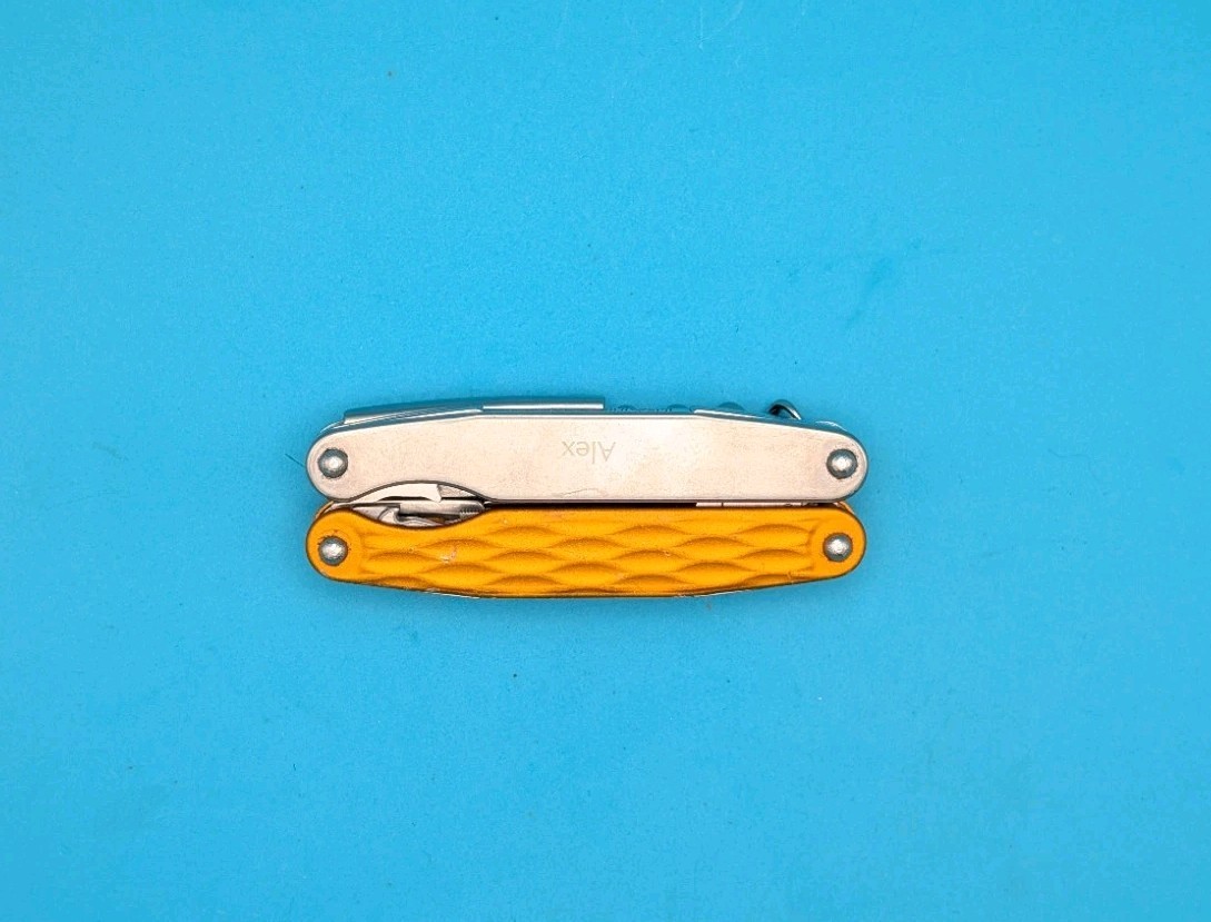 Leatherman Juice C2 Orange Knife Multi Tool! RETIRED! *ALEX*