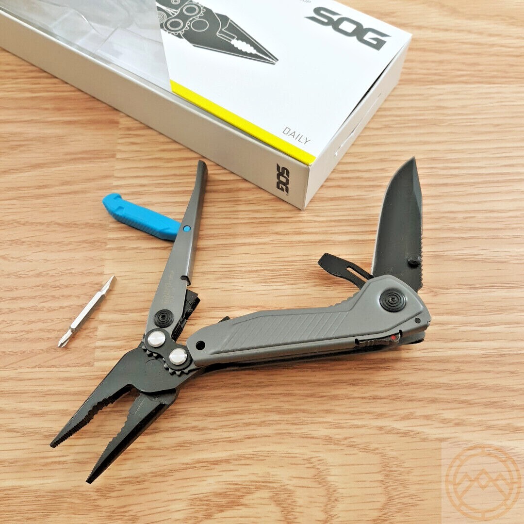 SOG Flash MT Linerlock Multi-Tool D2 Tool Steel Blade Stainless Steel Handle