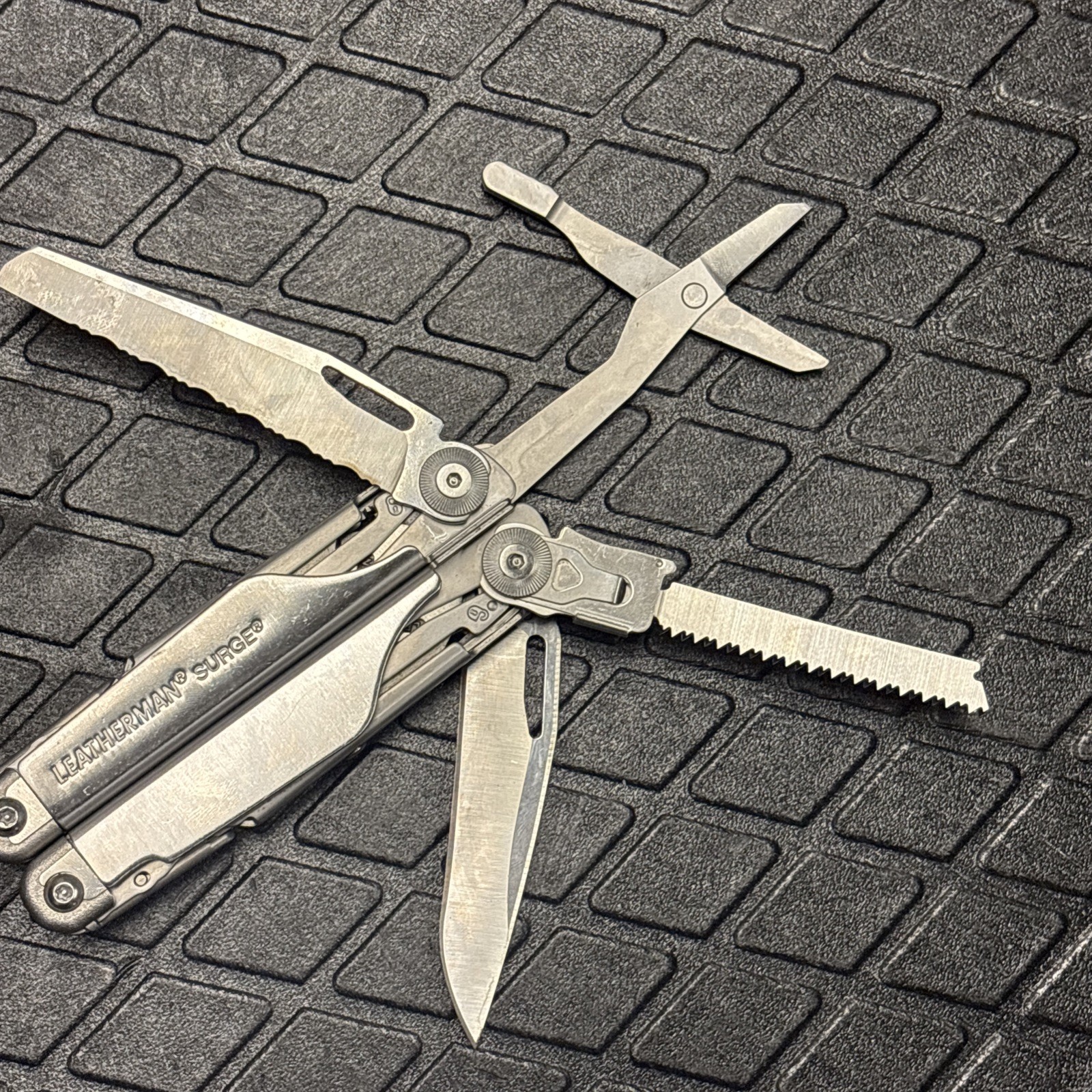 Leatherman Surge Multi-Tool