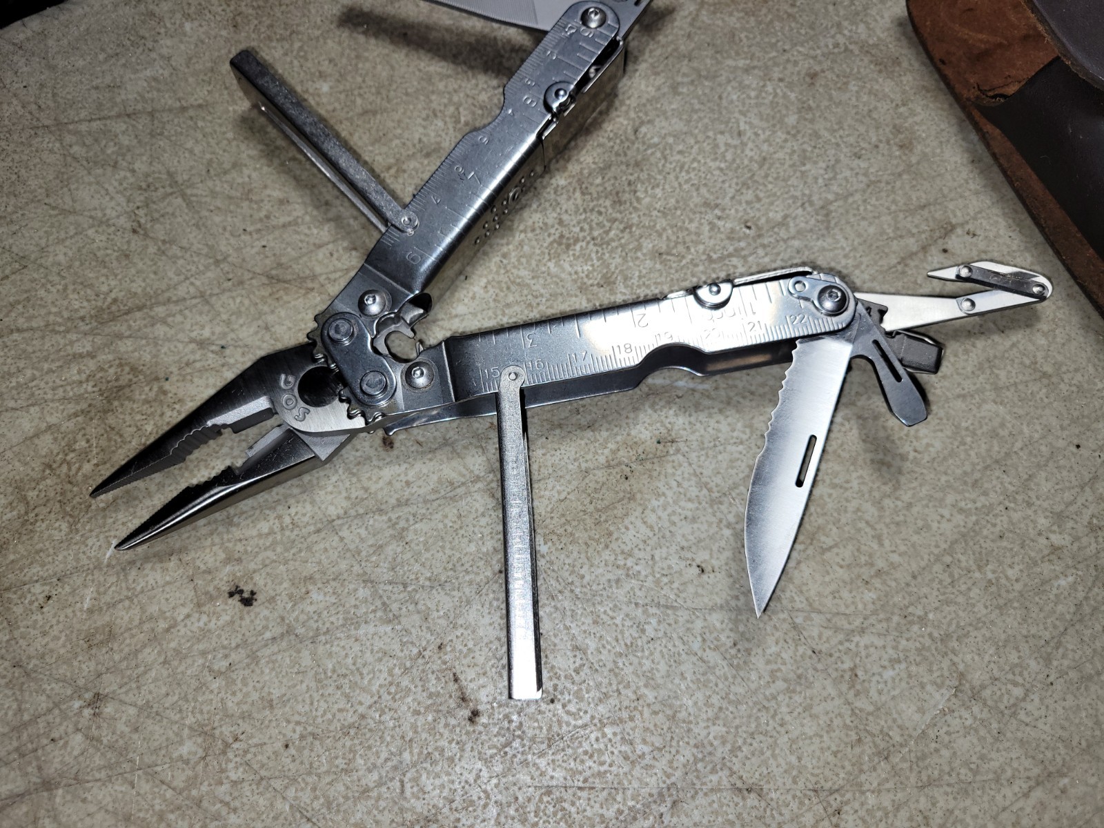 Fine SOG Power Lock Multi-Tool Stainless Steel Serrated Knife Opener