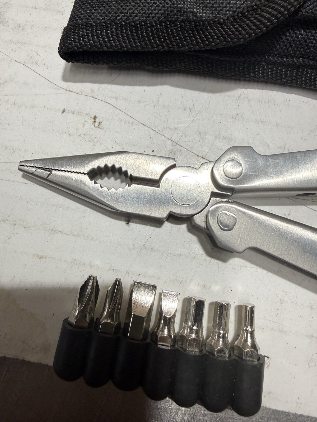 Multitool Stainless Steel Pliers W/ Silver Handle And Multitool Pocketknife Mint