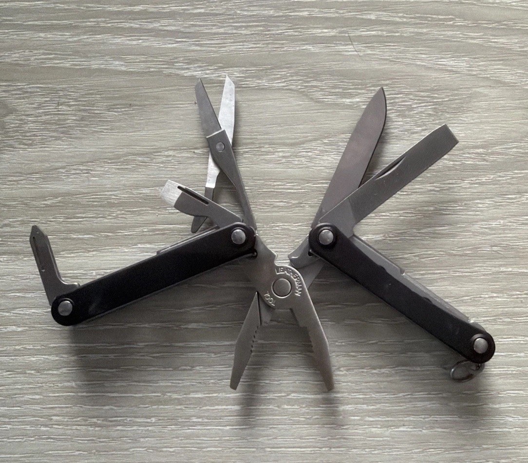 Leatherman Squirt PS4 MultiTool Plier Scissors Knife File Drivers Black Matte