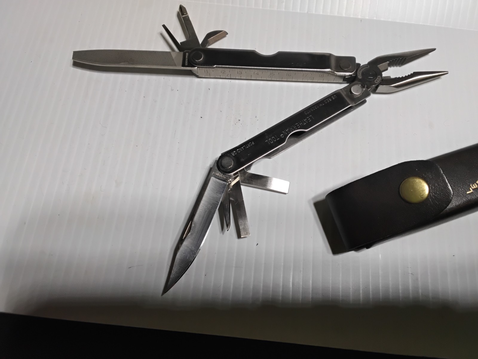 Vintage Leatherman Multi Tool w/ Original Case . Excellent condition ,LOOK.