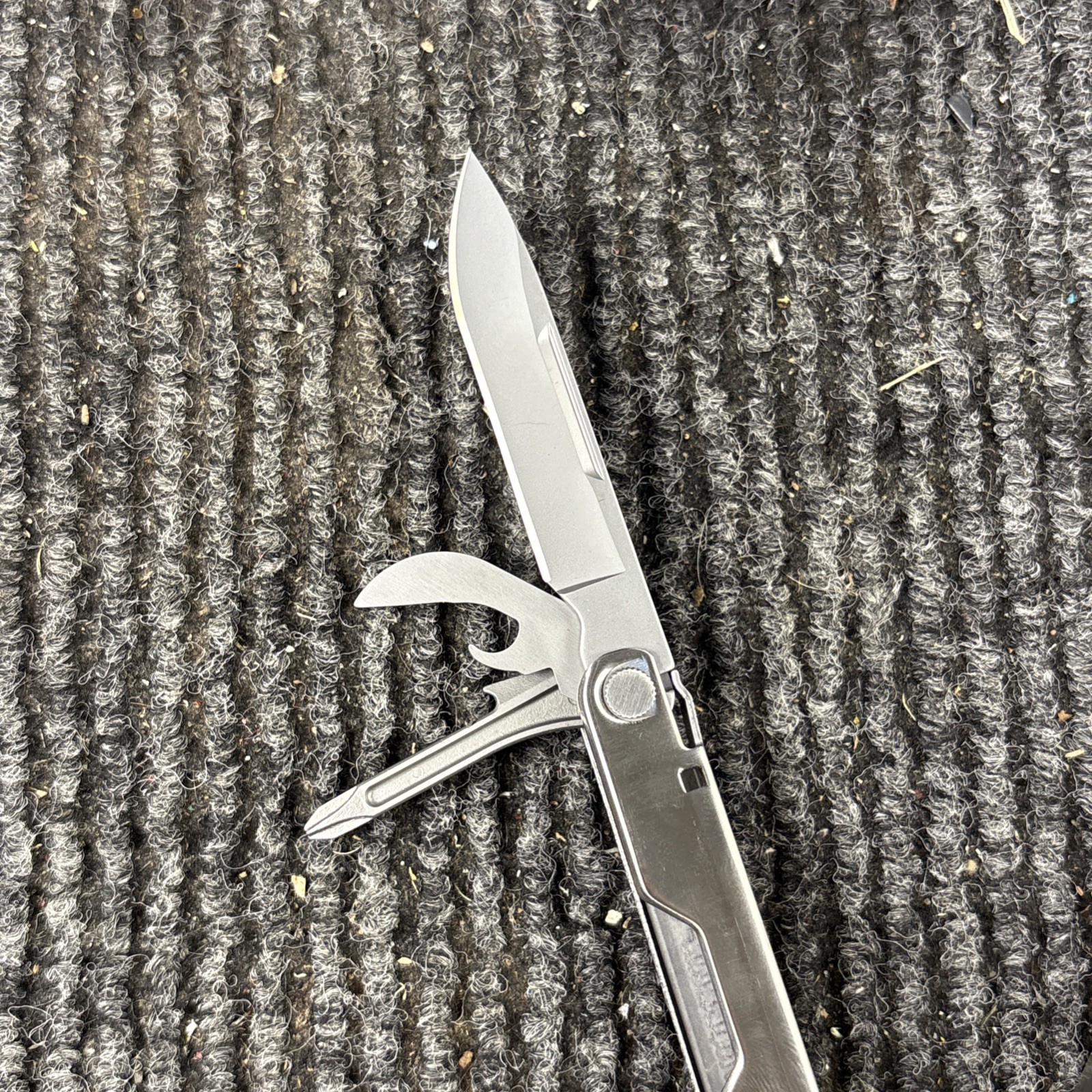 Leatherman Bond Multi-tool Multi Tool Silver Knife File Screwdriver Used (105)