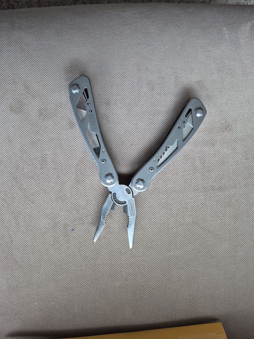 Stanley Multitool Stainless Steel Plers,knife And 7 Other Fuctions In Greatshap