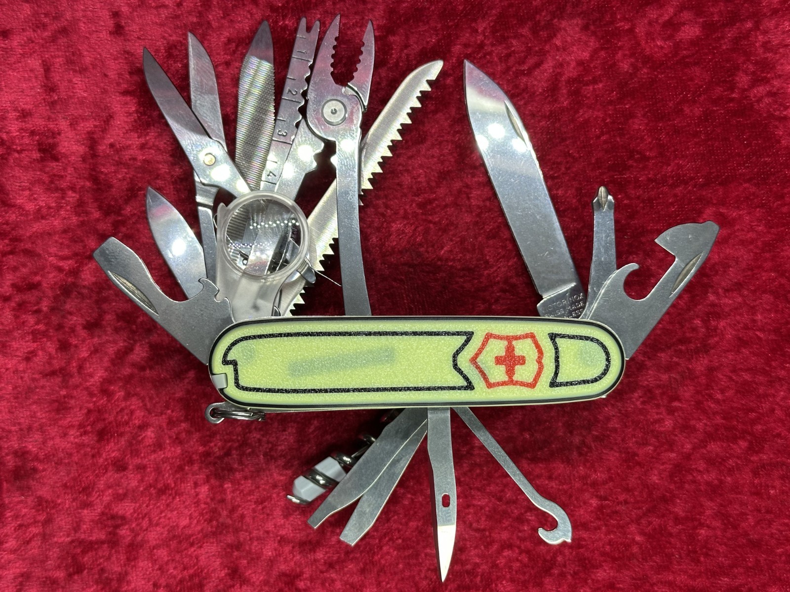 Victorinox SwissChamp Custom Glow In The Dark Scales Swiss Army Knife 91mm (691)