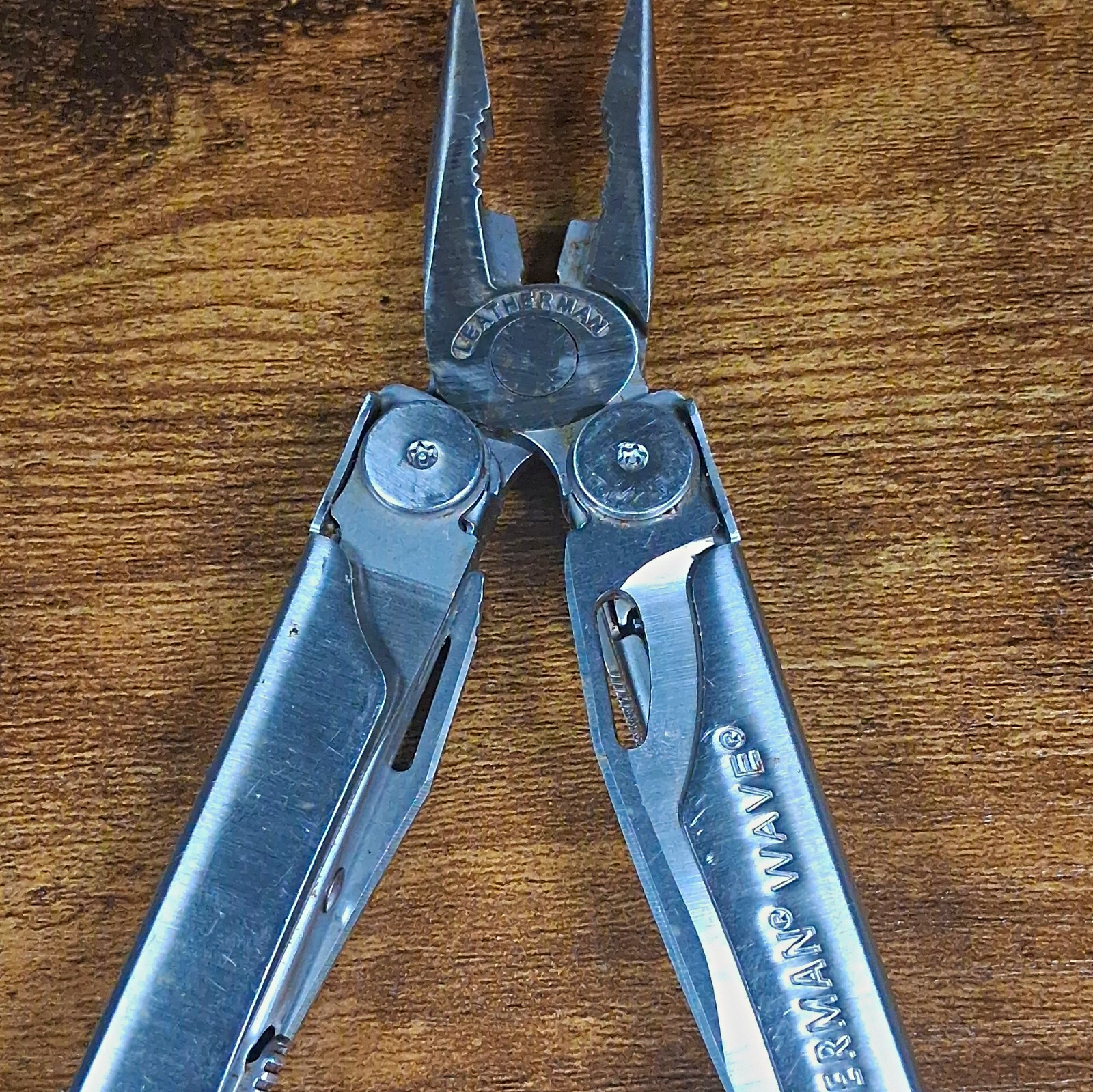 Leatherman Wave 17-Tool Stainless Steel Multi-Tool, Locking, Straight Edge