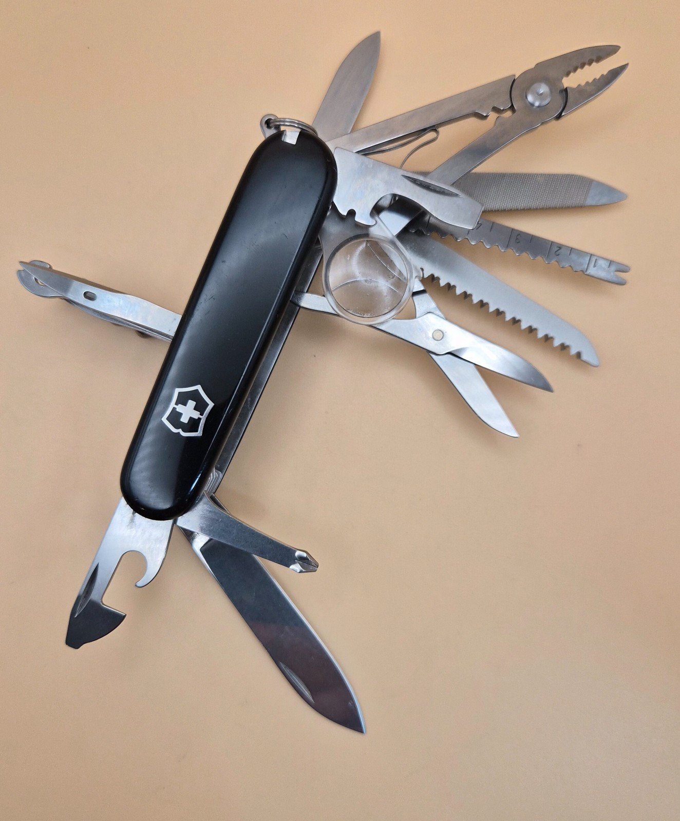 Victorinox SWISSCHAMP Swiss Army Knife – Good Condition (001)