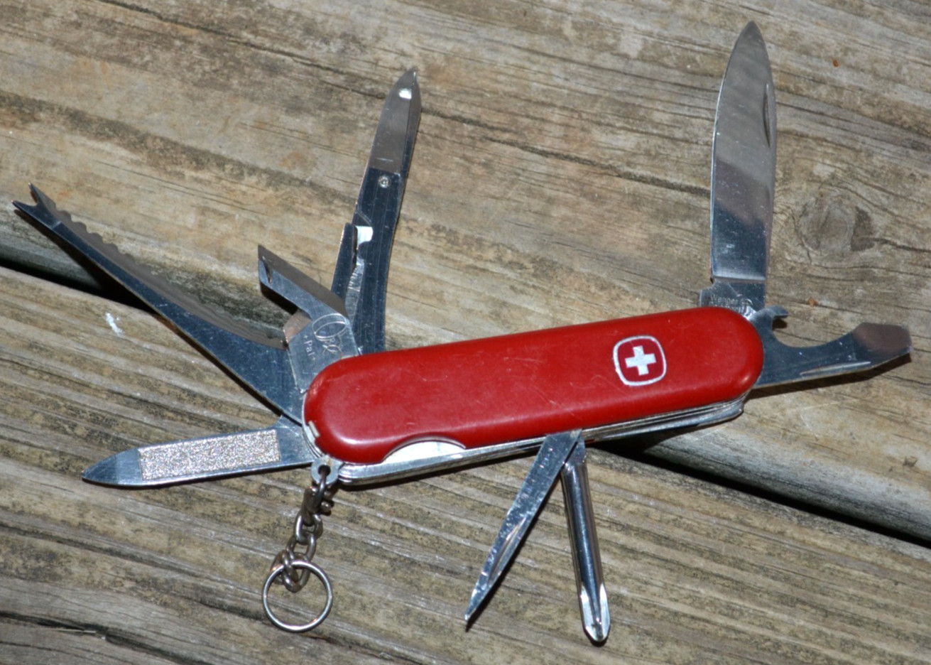 OEM Wenger Delemont Master Fisherman Swiss Army 85mm Red Multi-Tool Knife–Good