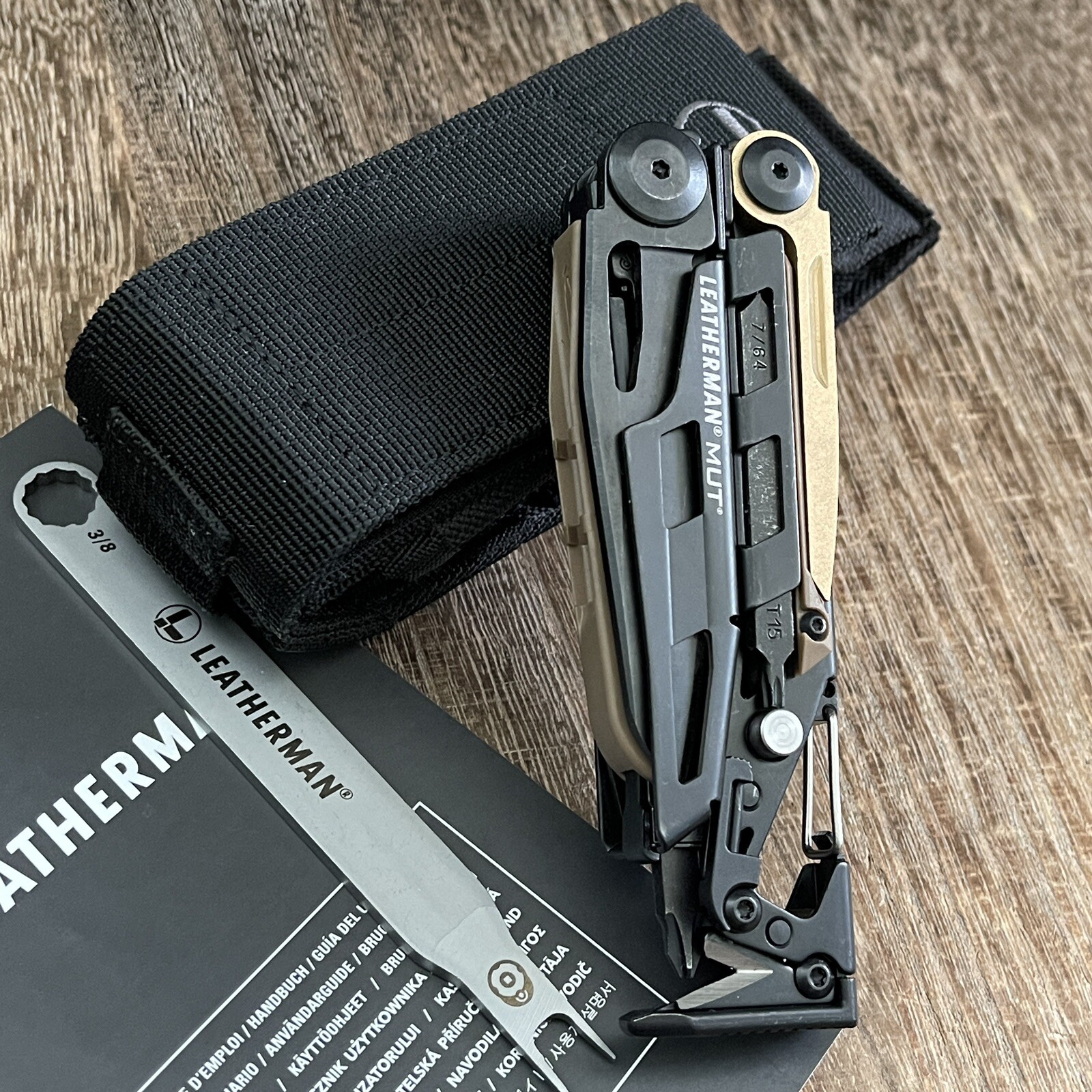 Leatherman MUT Black multi tool, black molle sheath. New without retail box
