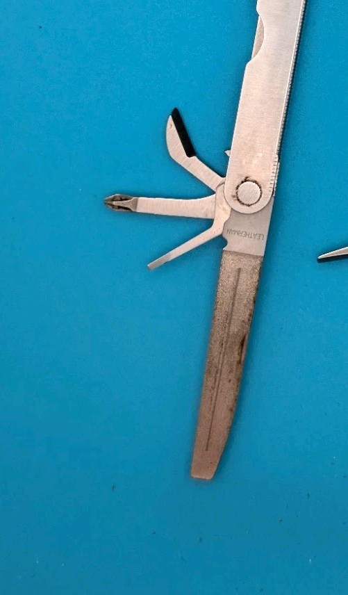 Leatherman PST 2 Multi Tool! 03/01 date stamp! Fast Shipping!