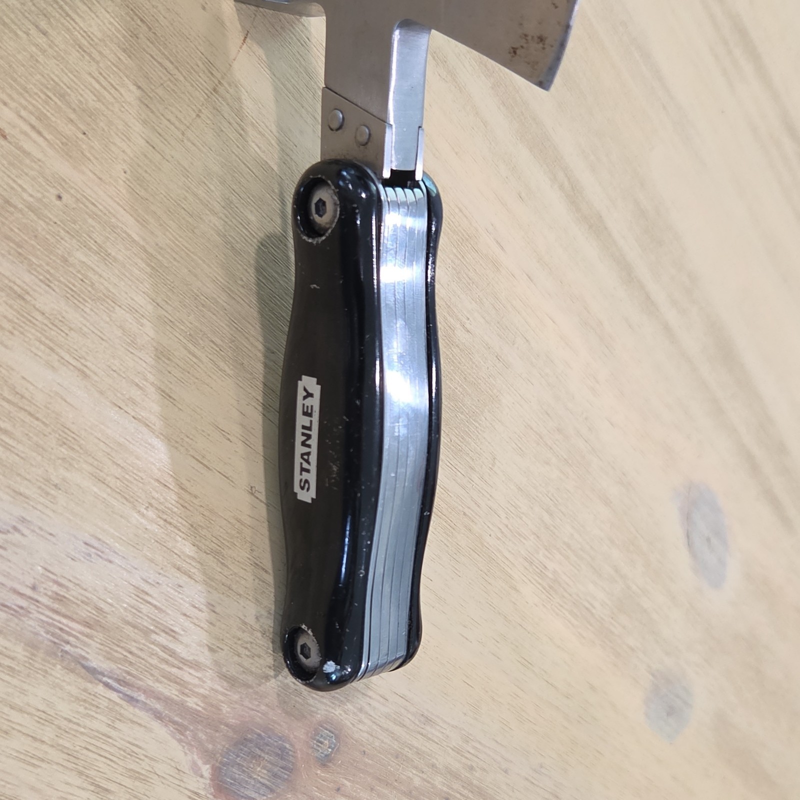 New Stanley 10 in 1 Axe & Multi Tool STHT73845 Stainless Steel Hammer File blade
