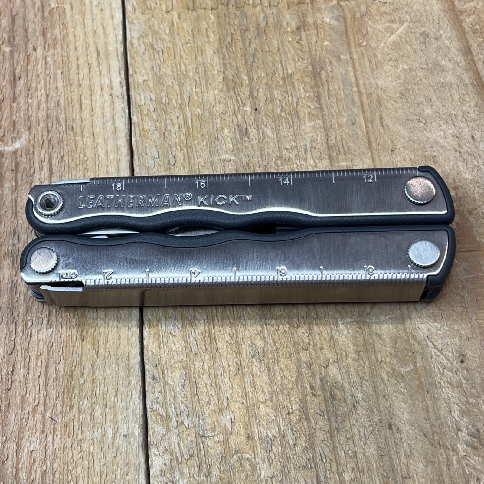 Leatherman KICK multitool. New, with vintage Leather Snap belt sheath Mint Knife