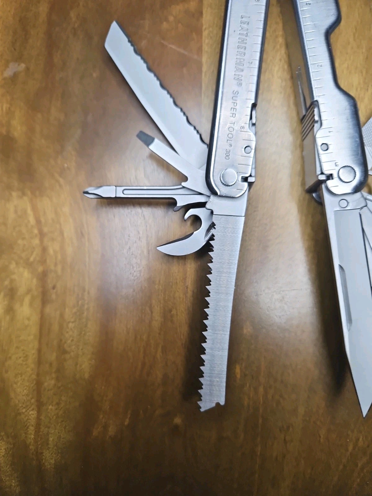 Leatherman Super Tool 300 Multitool w/Leather Sheath Excellent EDC