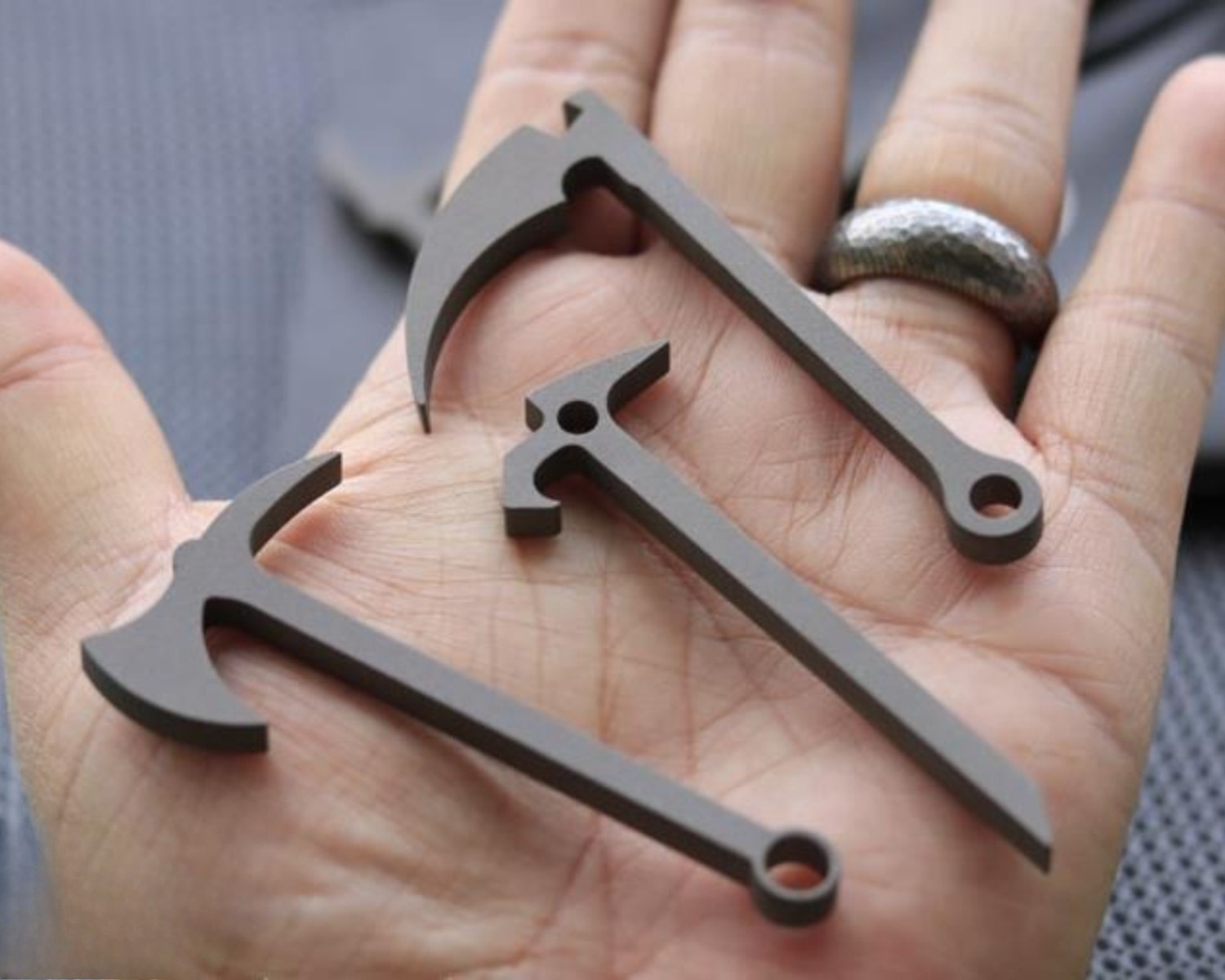 EDC Titanium Multifunctional Crowbar Axe Bottle Opener Keychain Necklace Pendant