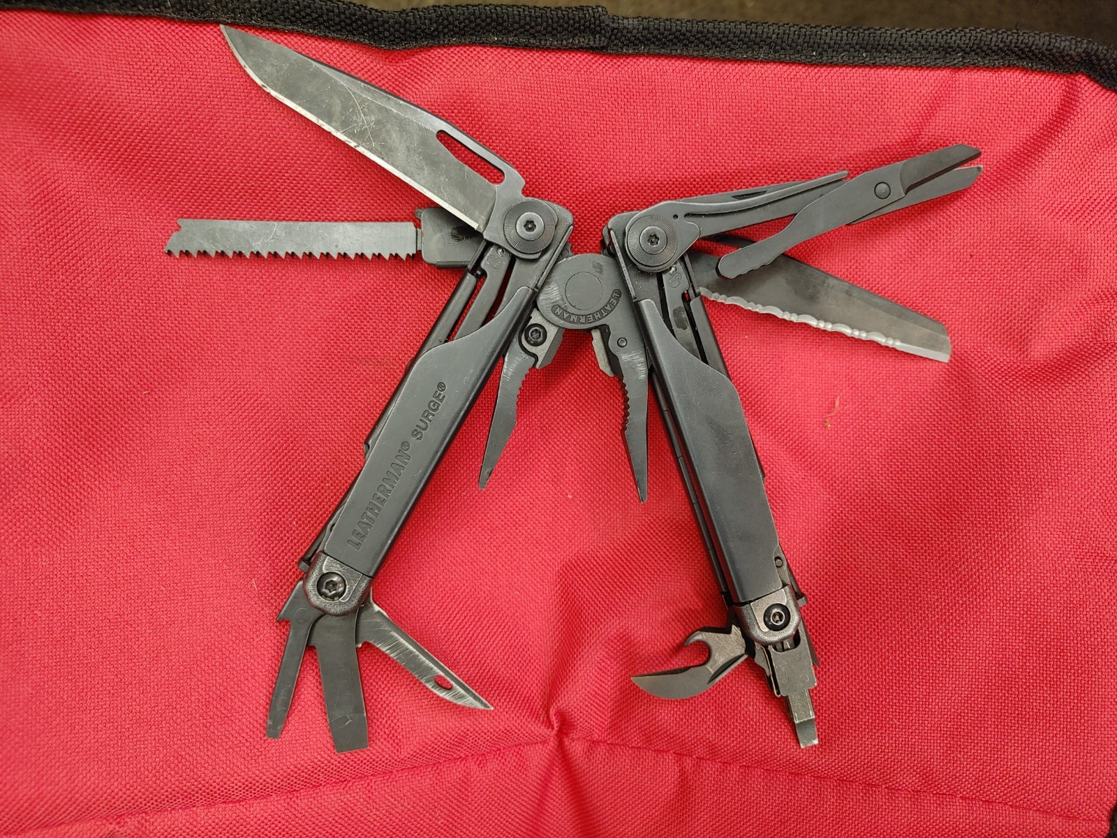 Leatherman Surge Heavy Duty Multi-Tool! GOOD WORKING CONDITION! BLACK OXIDE!