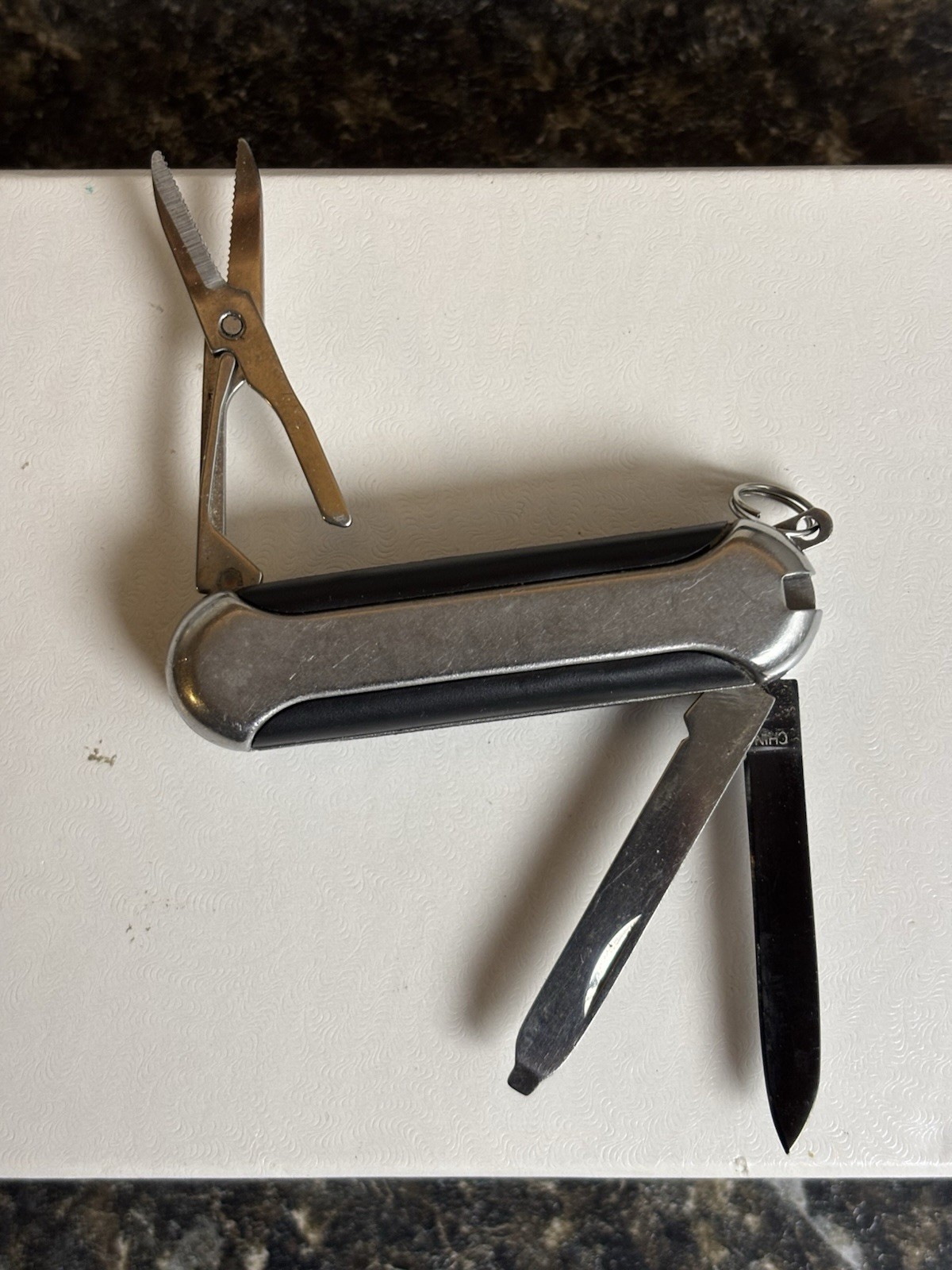 Columbia Multi-Function Pocket Tool- Knife – Scissors