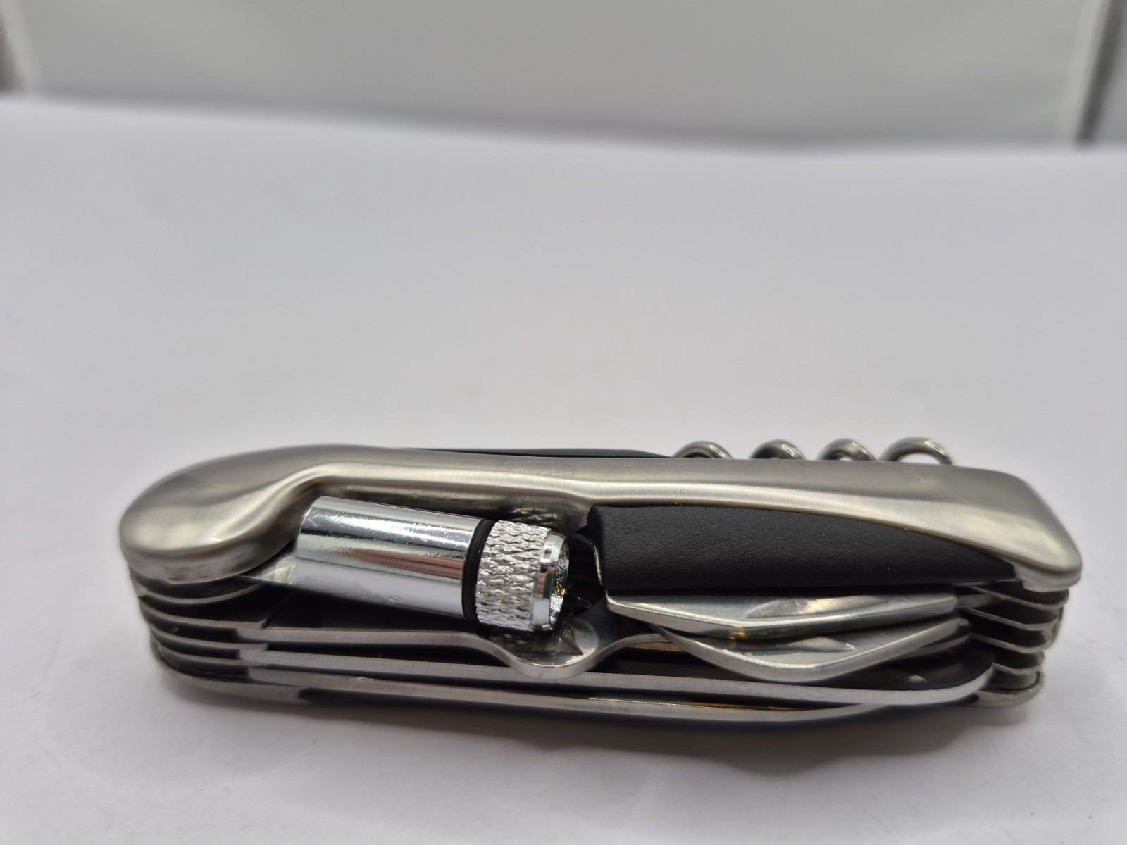 Journeys Edge PT-12/4558 Swiss Everything 13 Function Pocket tool w/LED light