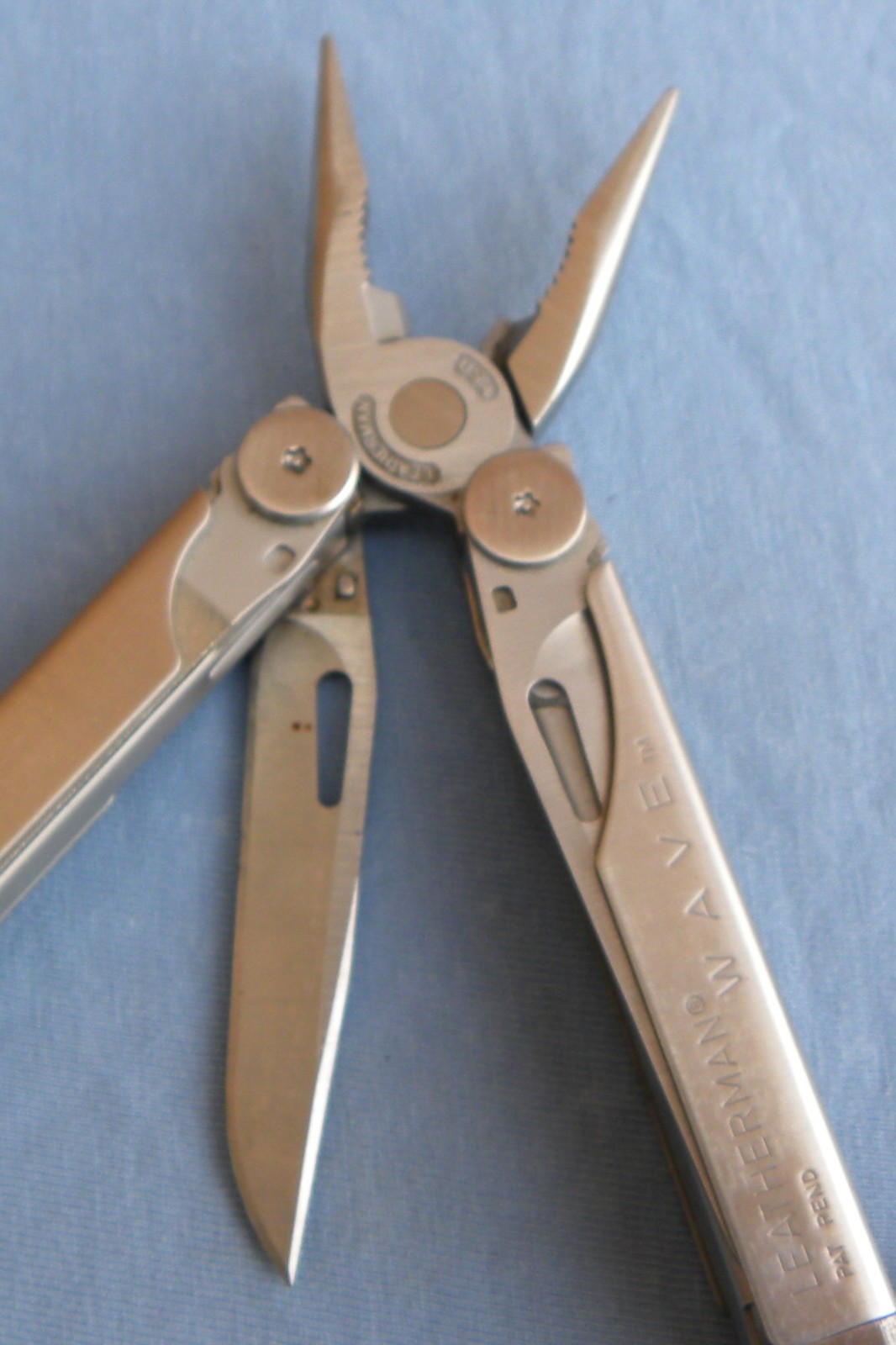 Leatherman Tool Wave w/Leather Sheath Multi-Tool, 07/00