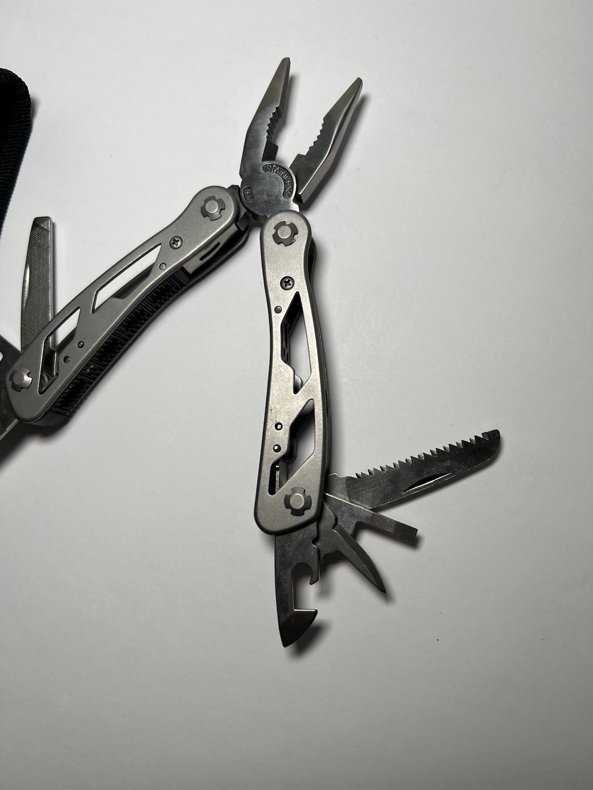 Stanley Stainless Multi-Tool Folding Pliers Knife Saw Screwdriver w/ Sheath