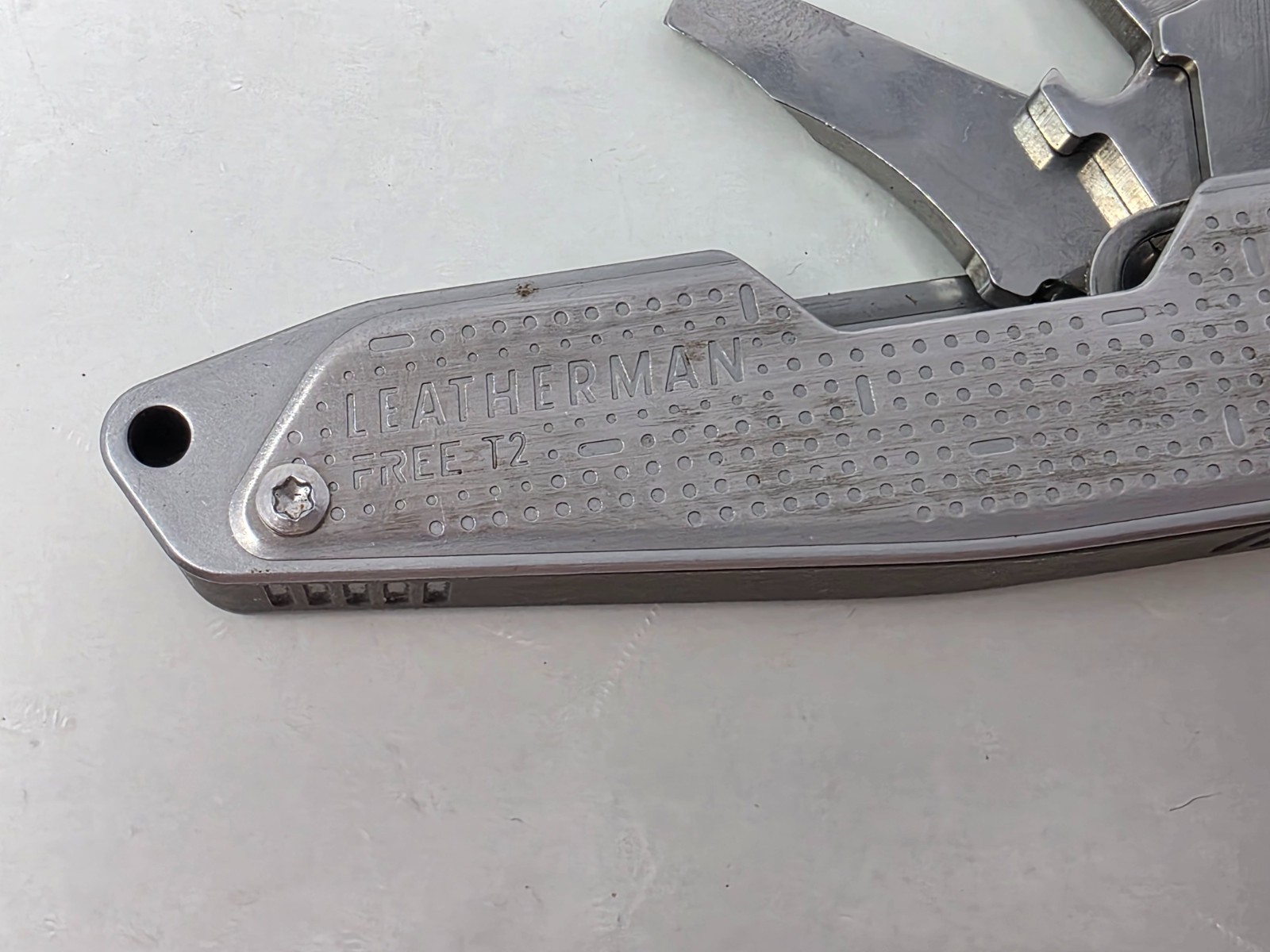 Leatherman FREE T2 Pocket Knife Multi-tool!