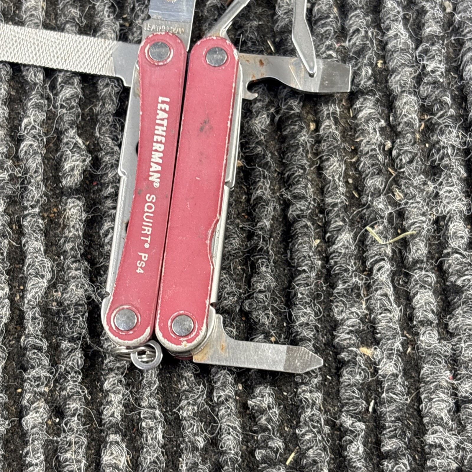 Leatherman Squirt PS4 Multitool Red Discontinued Retired (175)