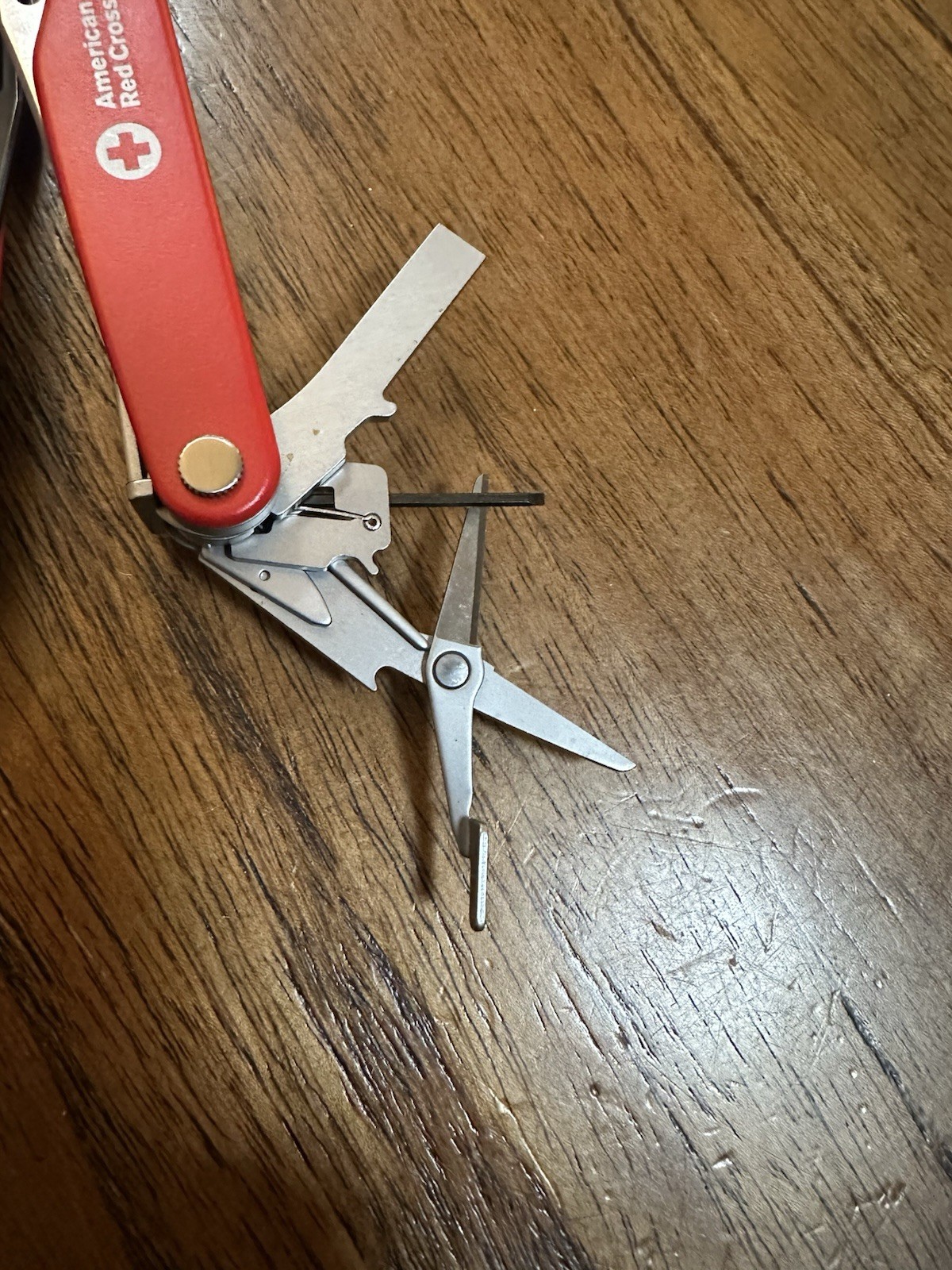 Leatherman Charge AL Red Cross Limited Edition – Rare