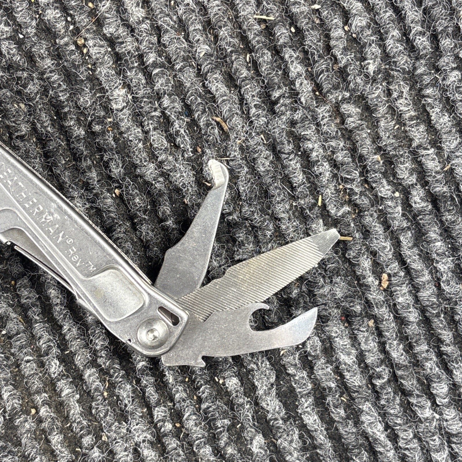Leatherman Rev 3.8″ Multi-Tool, Stainless! USED (044)