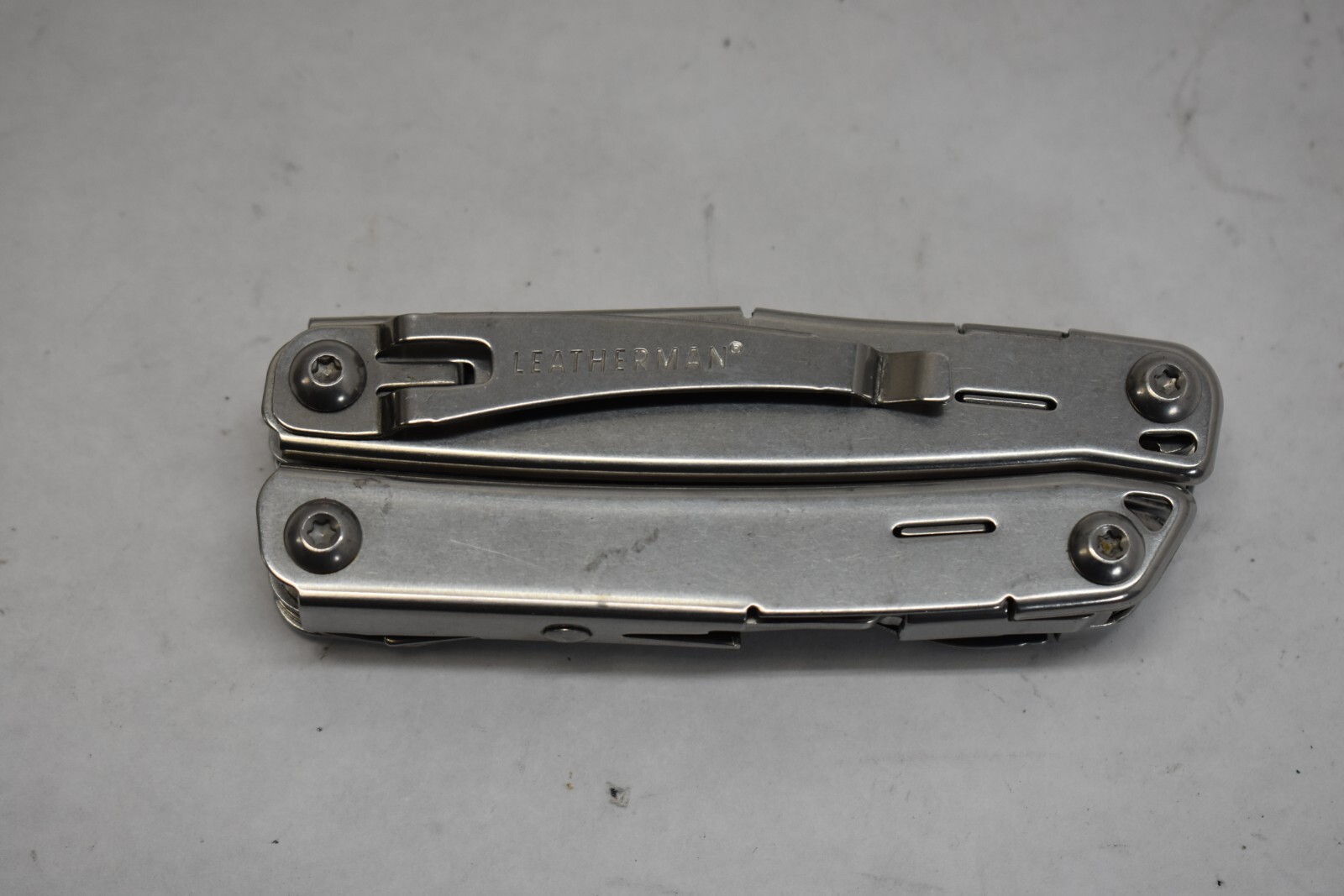 Leatherman Wingman Multi Tool Combo Knife Pliers File Scissors Drivers Openers
