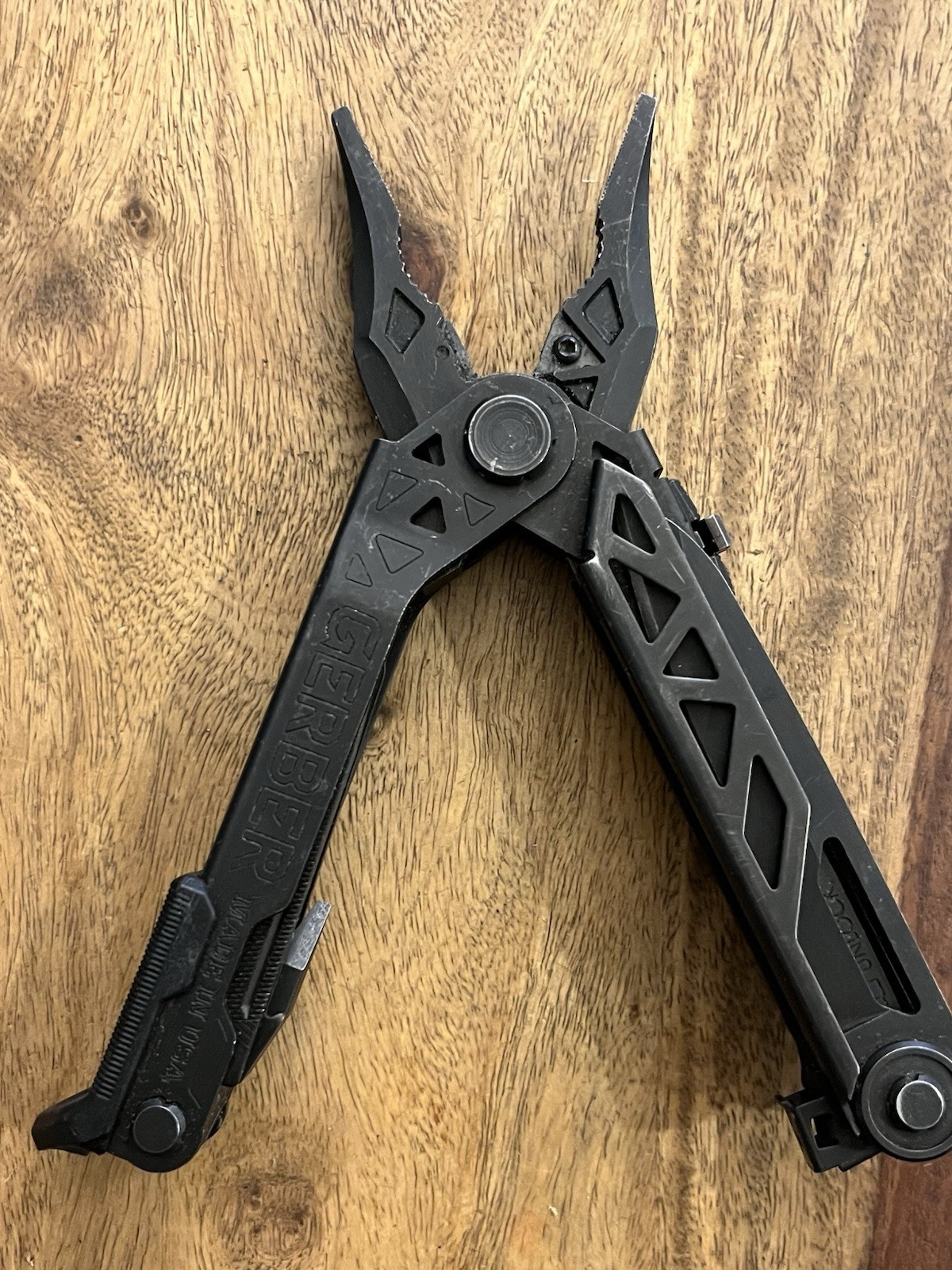 Gerber Center Drive Multi Tool Black USA Excellent Cond w/Sheath & Bear Knife