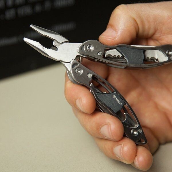 True Utility Framework Mini Key – Ring Multi-Tool with Waterproof Case CRACKED