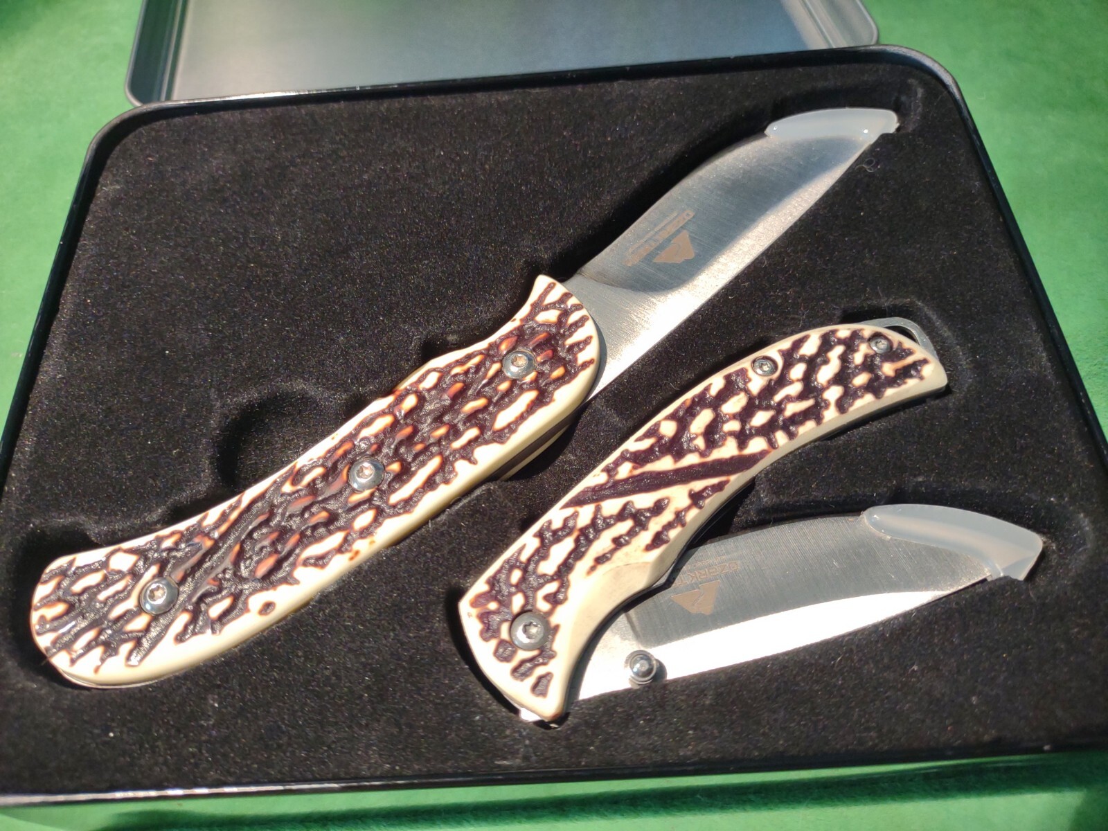 Ozark Trail 2 Piece Pocket Folding Knife Set With Collector’s Tin Box Gift