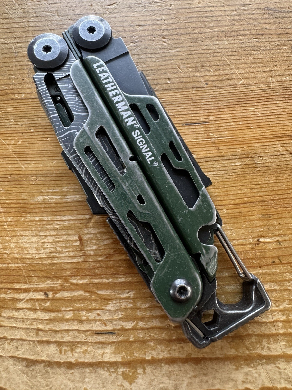 Leatherman Signal Multi-Tool Topo Green