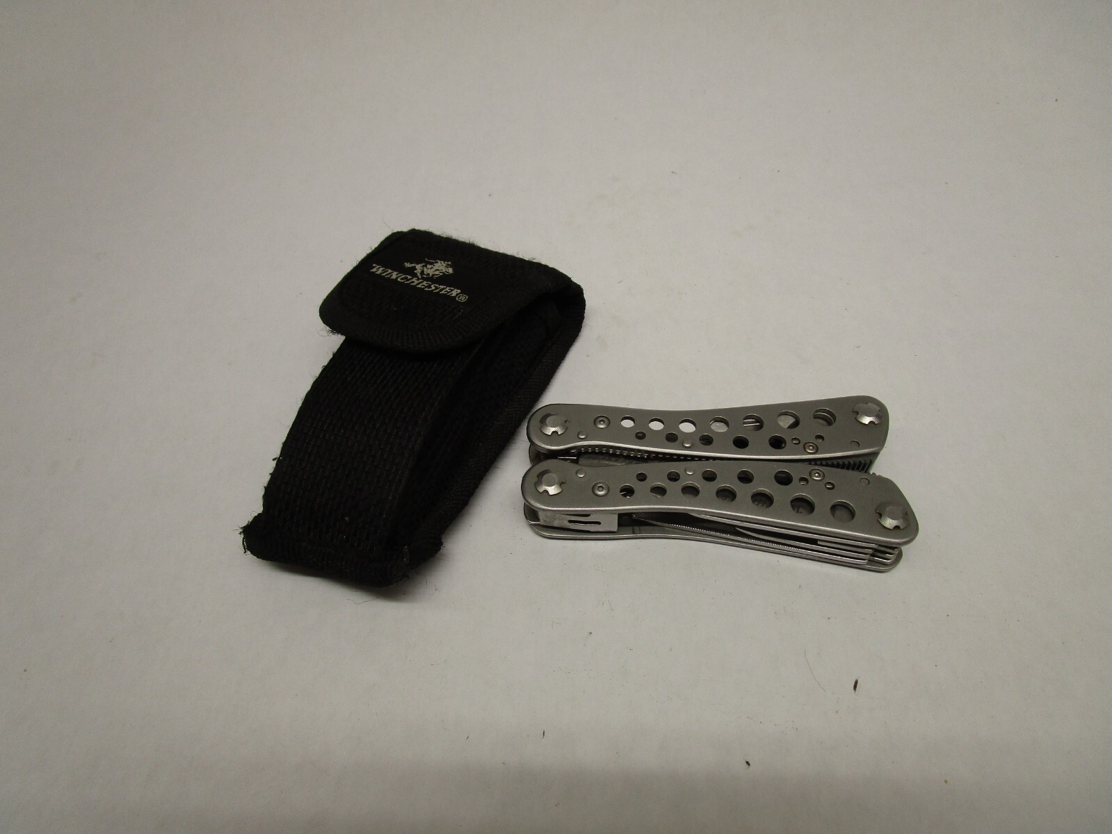 Winchester Multi-Tool w 10pc Bit Set & Belt Carry Sheath Case VGC