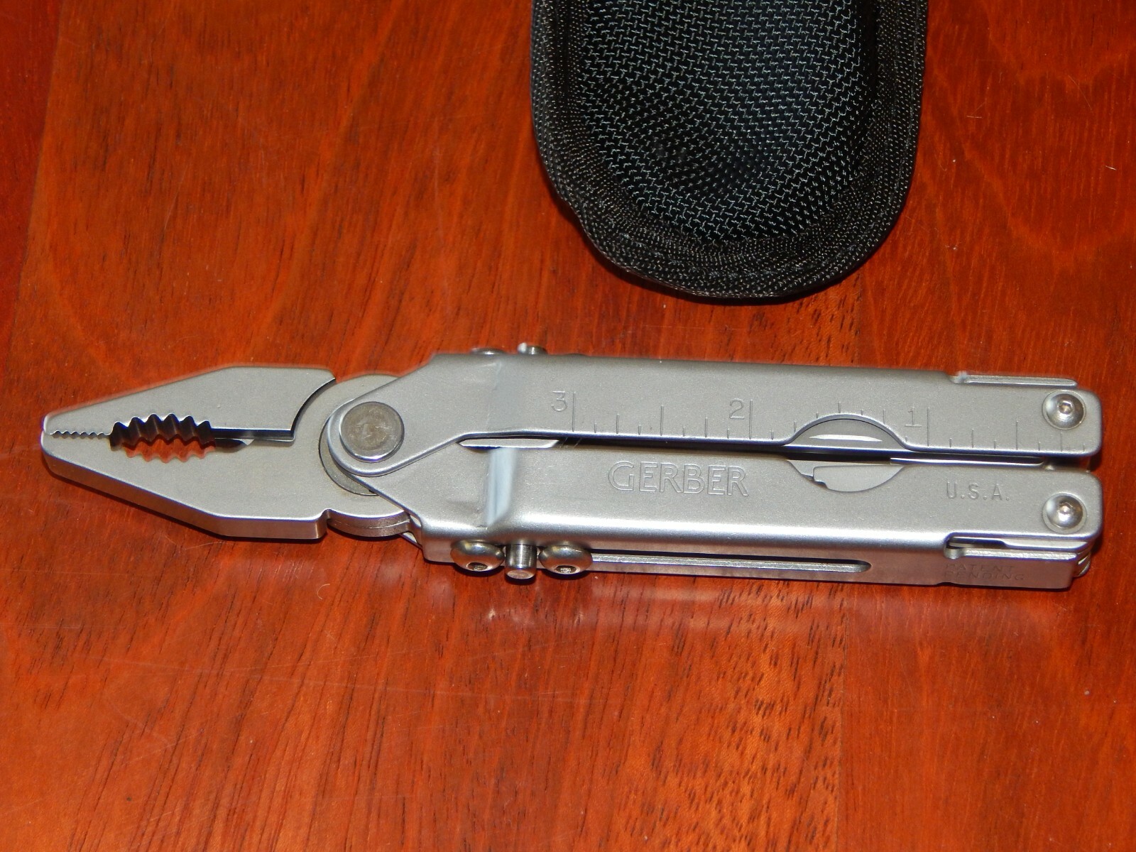 NEW GERBER MULTI-PLIER 55800 MULTI-TOOL STAINLESS SHEATH w/BOX, VERSION 2.0