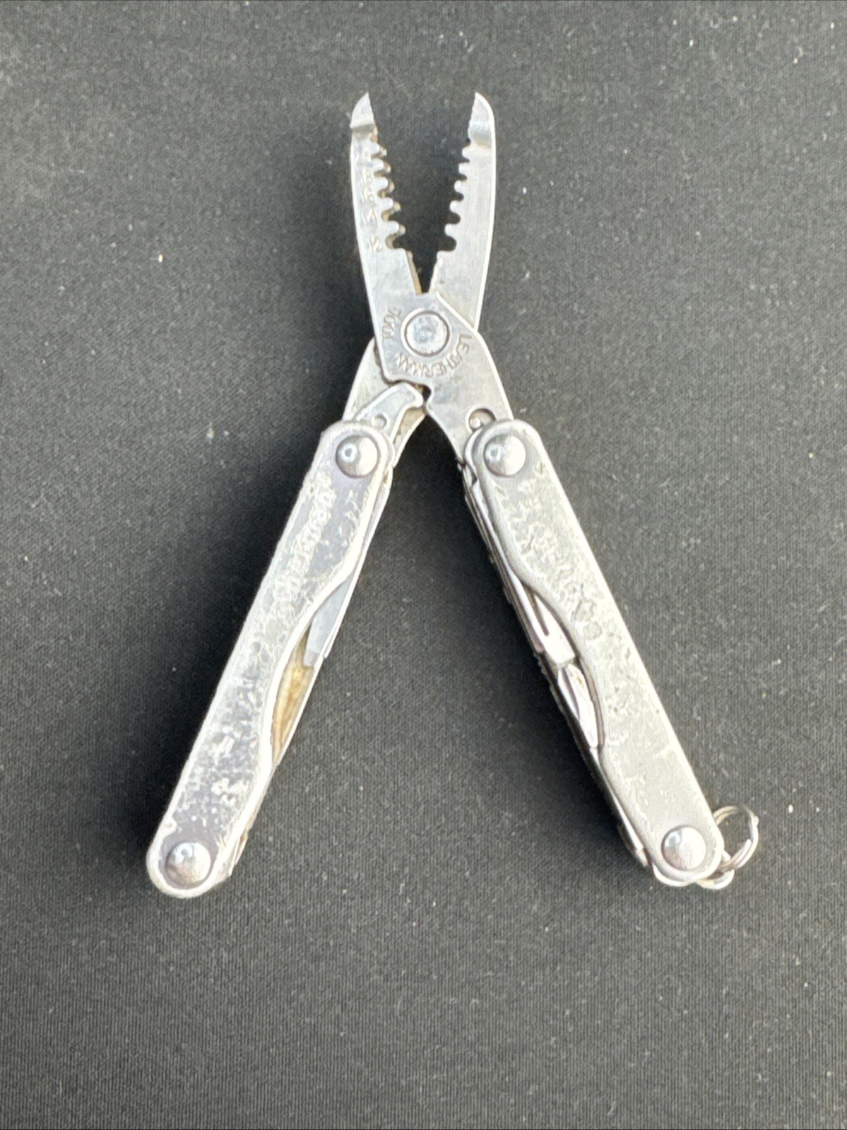 Leatherman Squirt E4 Multi-Tool w/Wire Strippers Gray