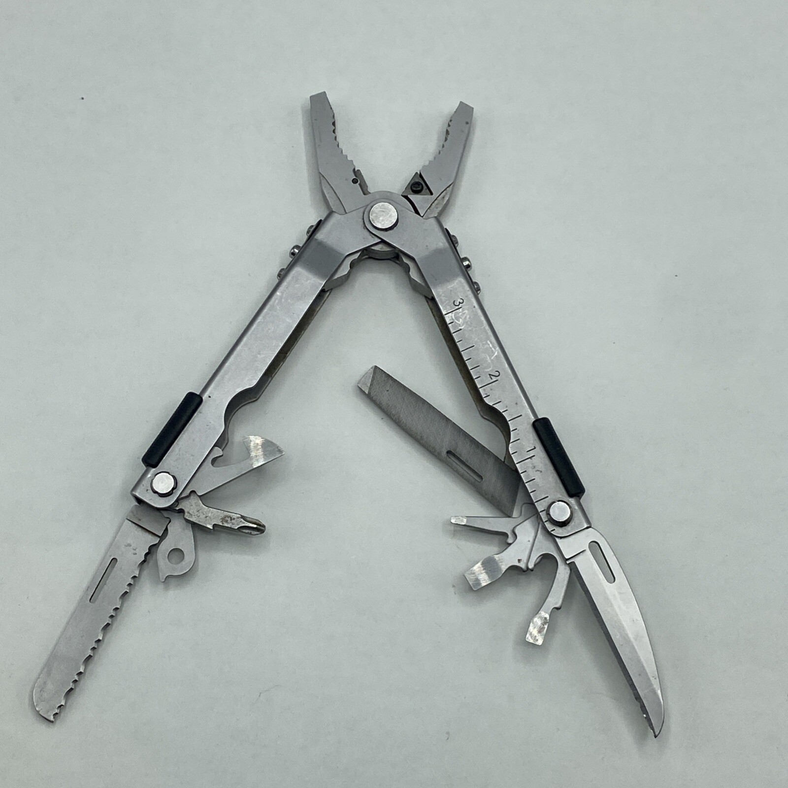 Gerber Multi-Plier 600, Carbide Cutters, Bluntnose – Silver