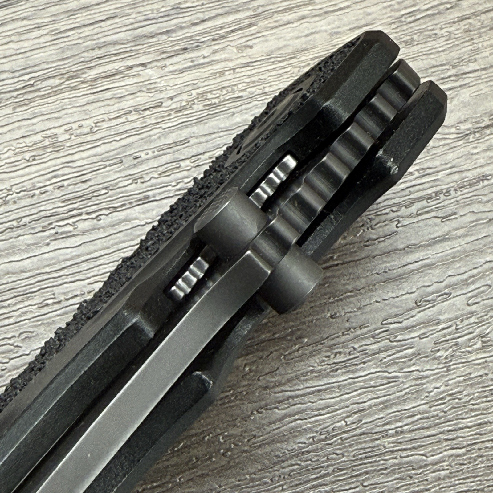 Gerber Icon Large Folding Knife Textured Aluminum Handle, Classic liner lock