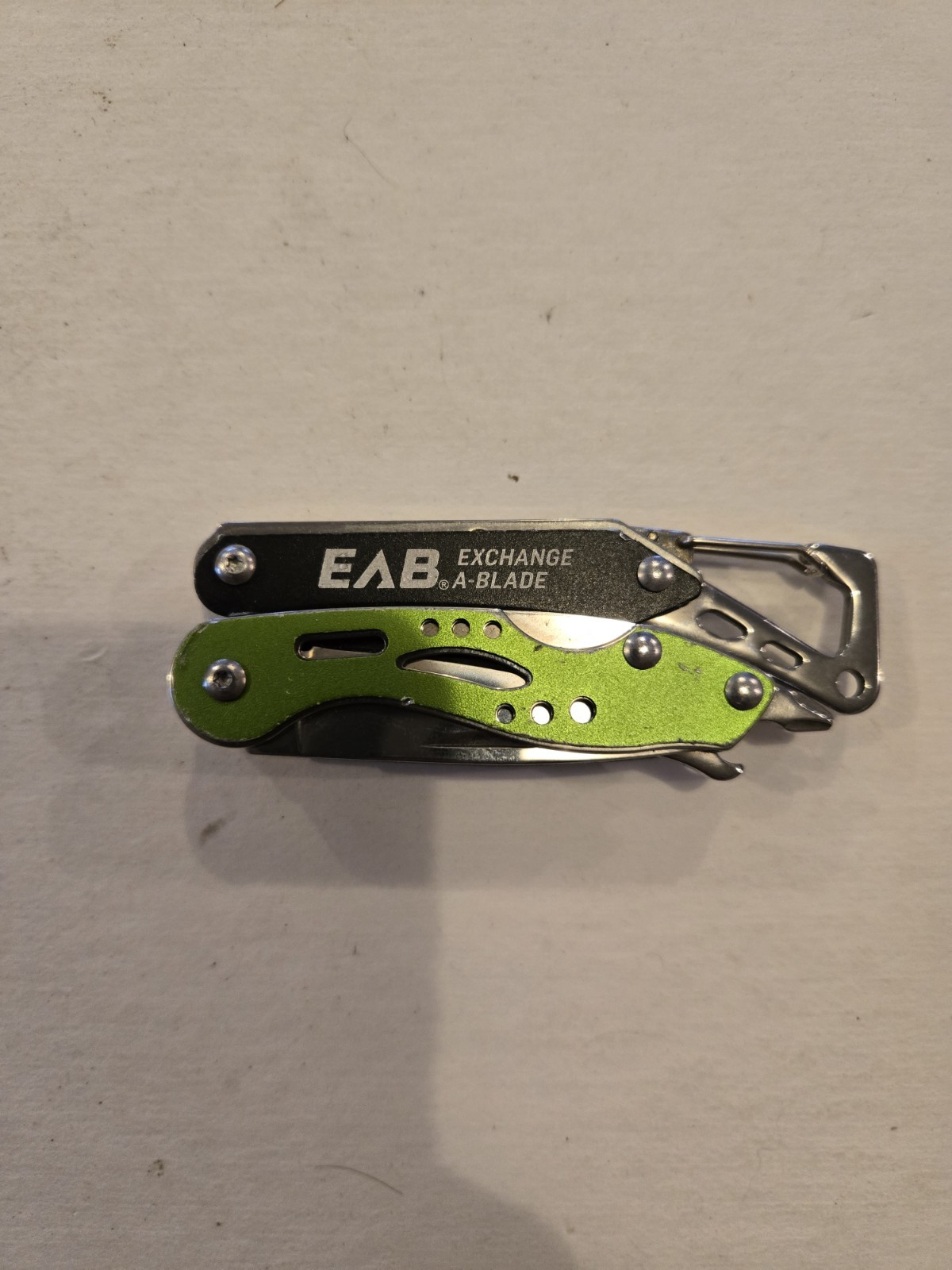 Exchange-A-Blade 6-in-1 Multi-Tool w/ Belt Clip, Metallic Green/Black Handle
