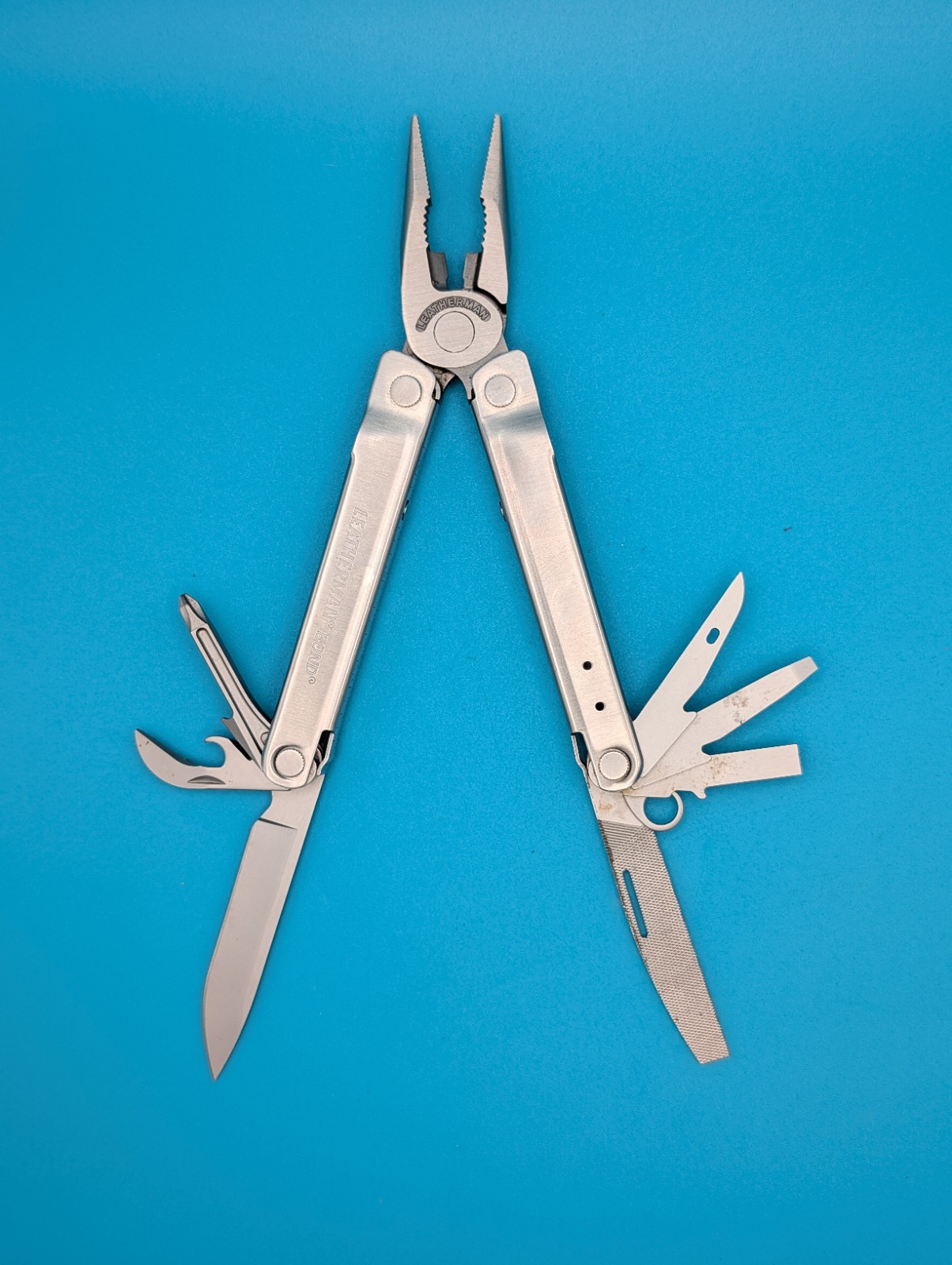 LEATHERMAN Bond Multitool, Stainless Steel Everyday Tool!