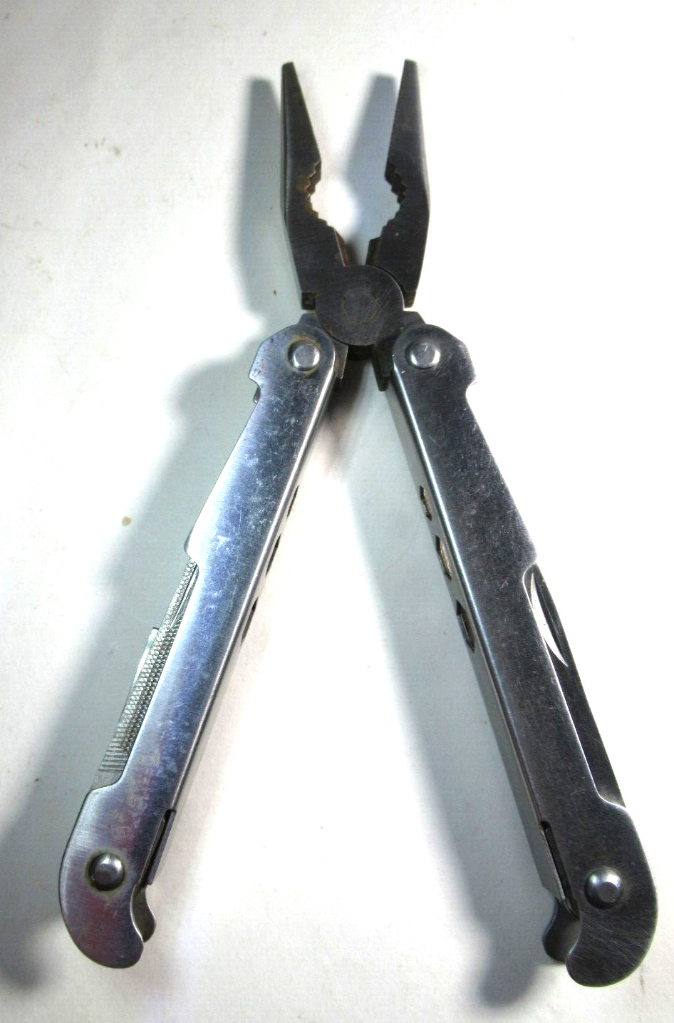 Multi Tool Great For Outdoors Trips Handy & Works! Many Tools In 1! China Made