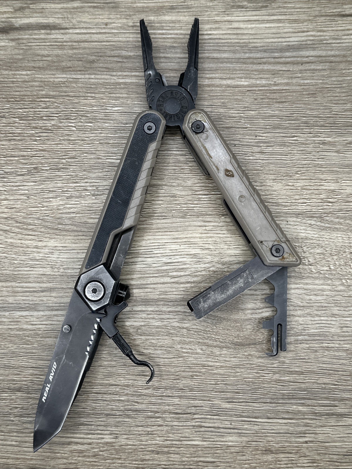 Real Avid Multi-Tool AR15 Hunting Rifle Tool Pliers Knife More!