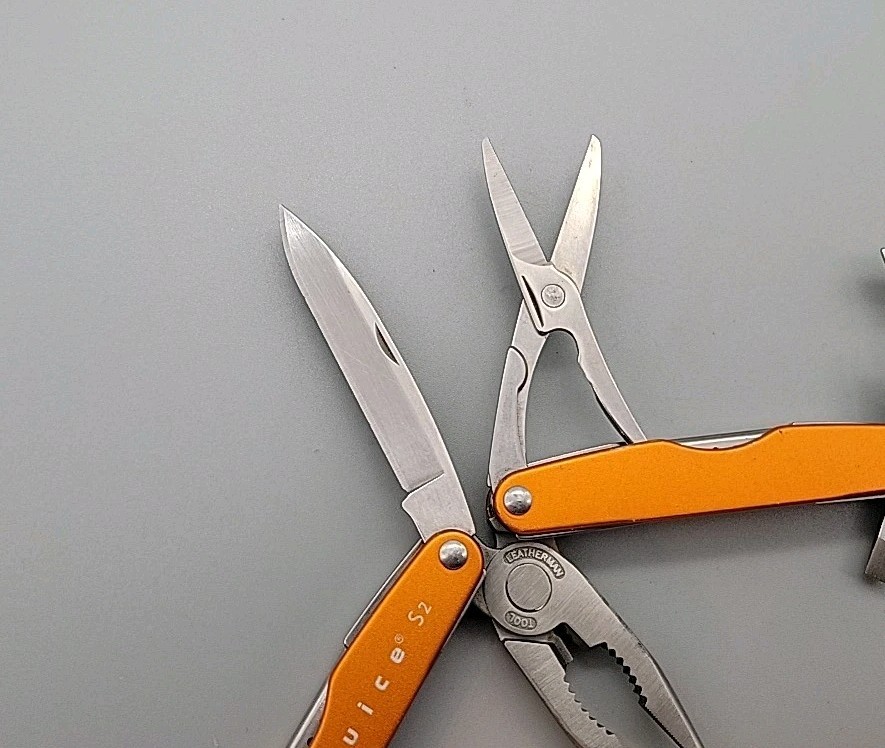 Leatherman JUICE S2 Multi-Tool dated 0407 – Orange – Knife, Pliers – Retired