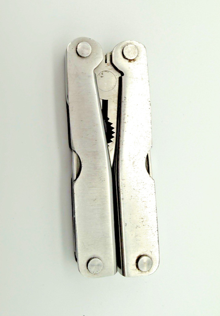 ALLTRADE 9in1 STAINLESS STEEL DELUXE MULTI-FUCTION TOOL