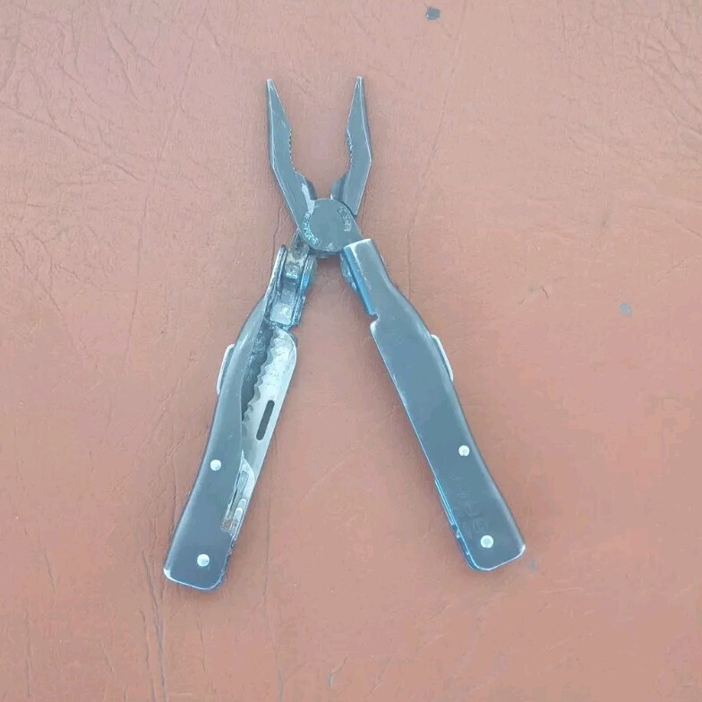 Vintage Buck Knives Bucktool Black Finish 360 model 1990’s Parts Or Not Working
