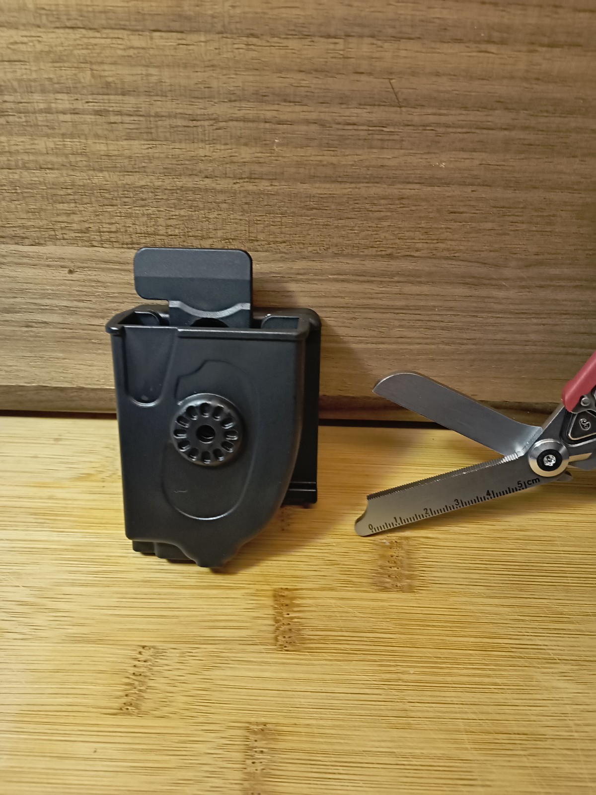 6 In 1 Trauma Shears Multi Tool Compared To Raptor Crimson Red/ Carry Case