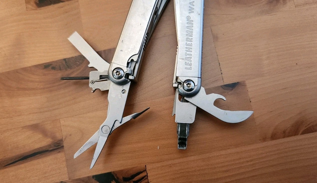 Leatherman Wave Multi-Tool Pliers Pocket Knife w/ Sheath – Great Condition – U13