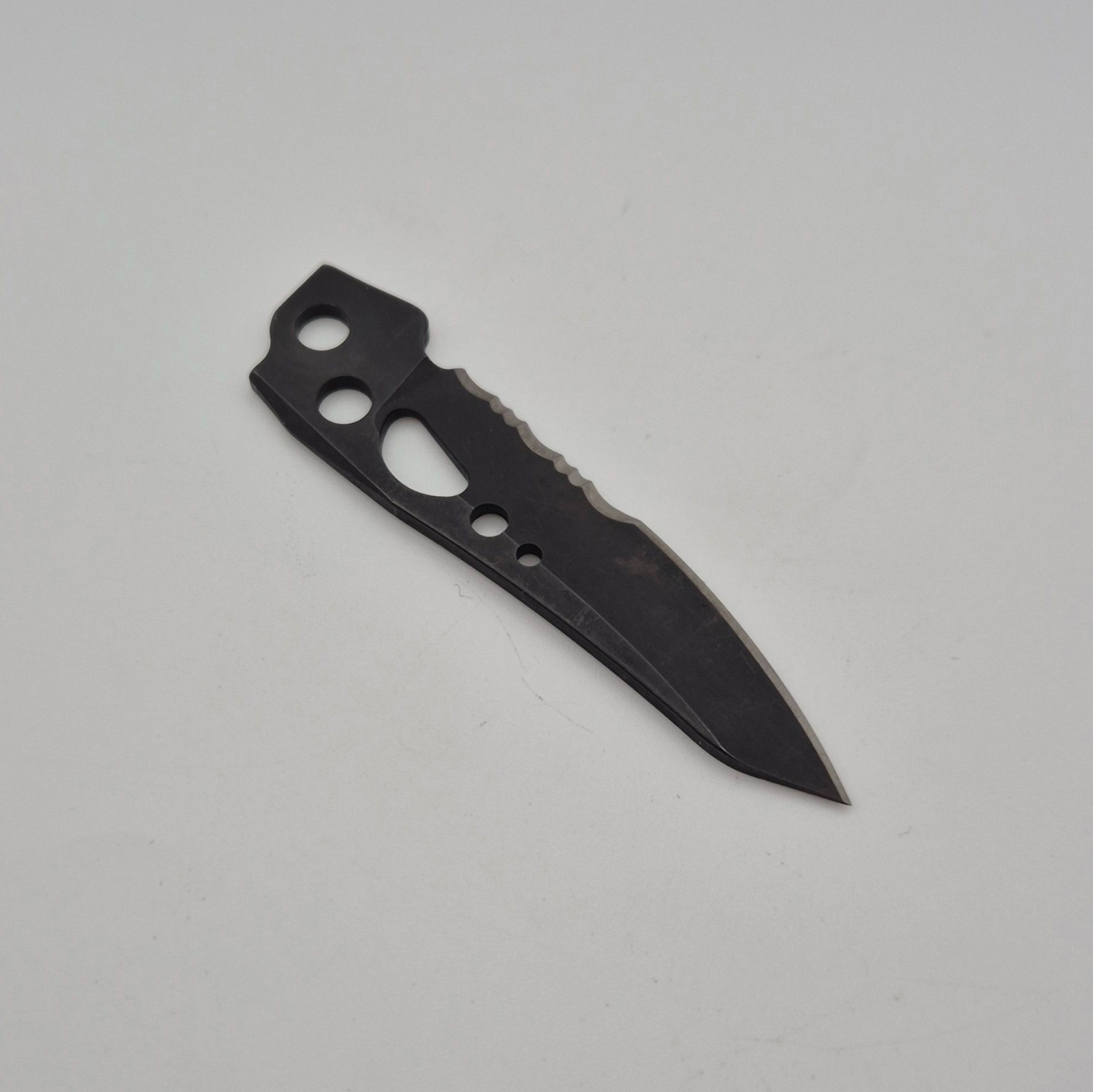 Leatherman Skeletool – 420HC Combo Knife (Black) – New Genuine Mod Part