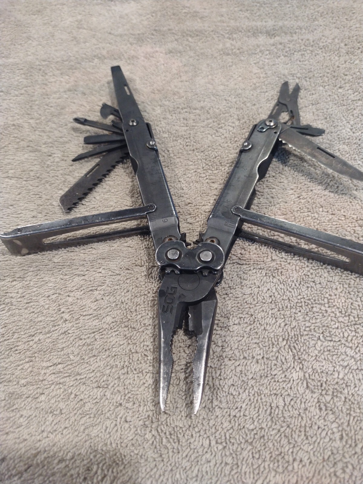 SOG Black Stainless Steel PowerLock Excellent Condition