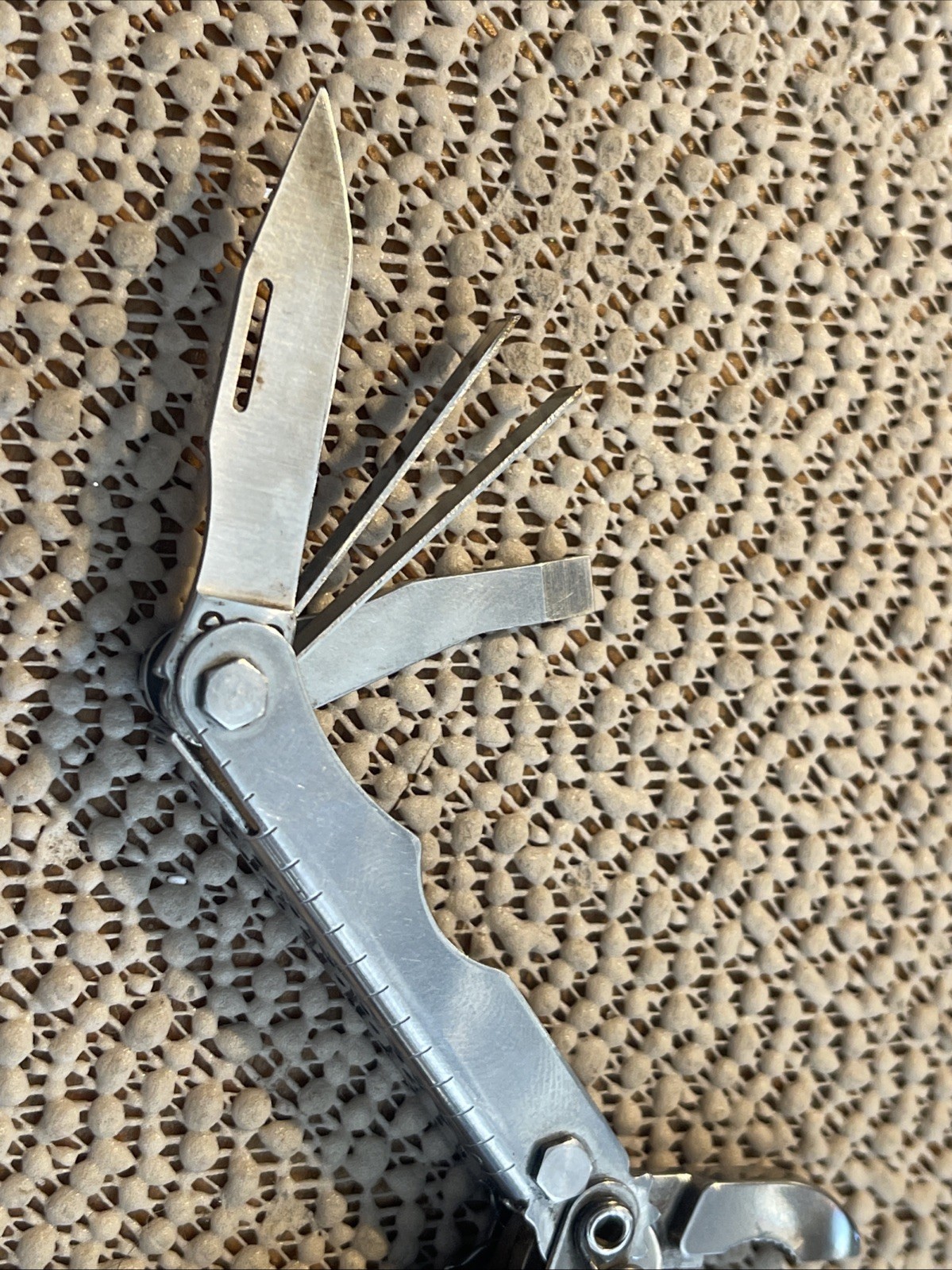 SOG Crossgrip Multi-Tool Compact Pocket Size Collectible- Pre-Owned